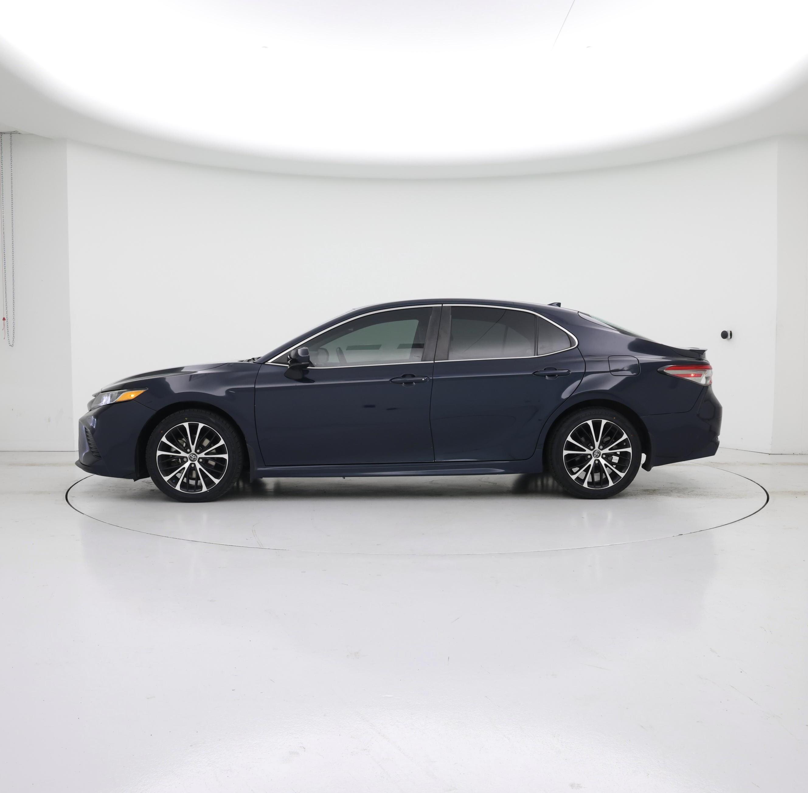 Thumbnail: 2019 Toyota Camry - 3