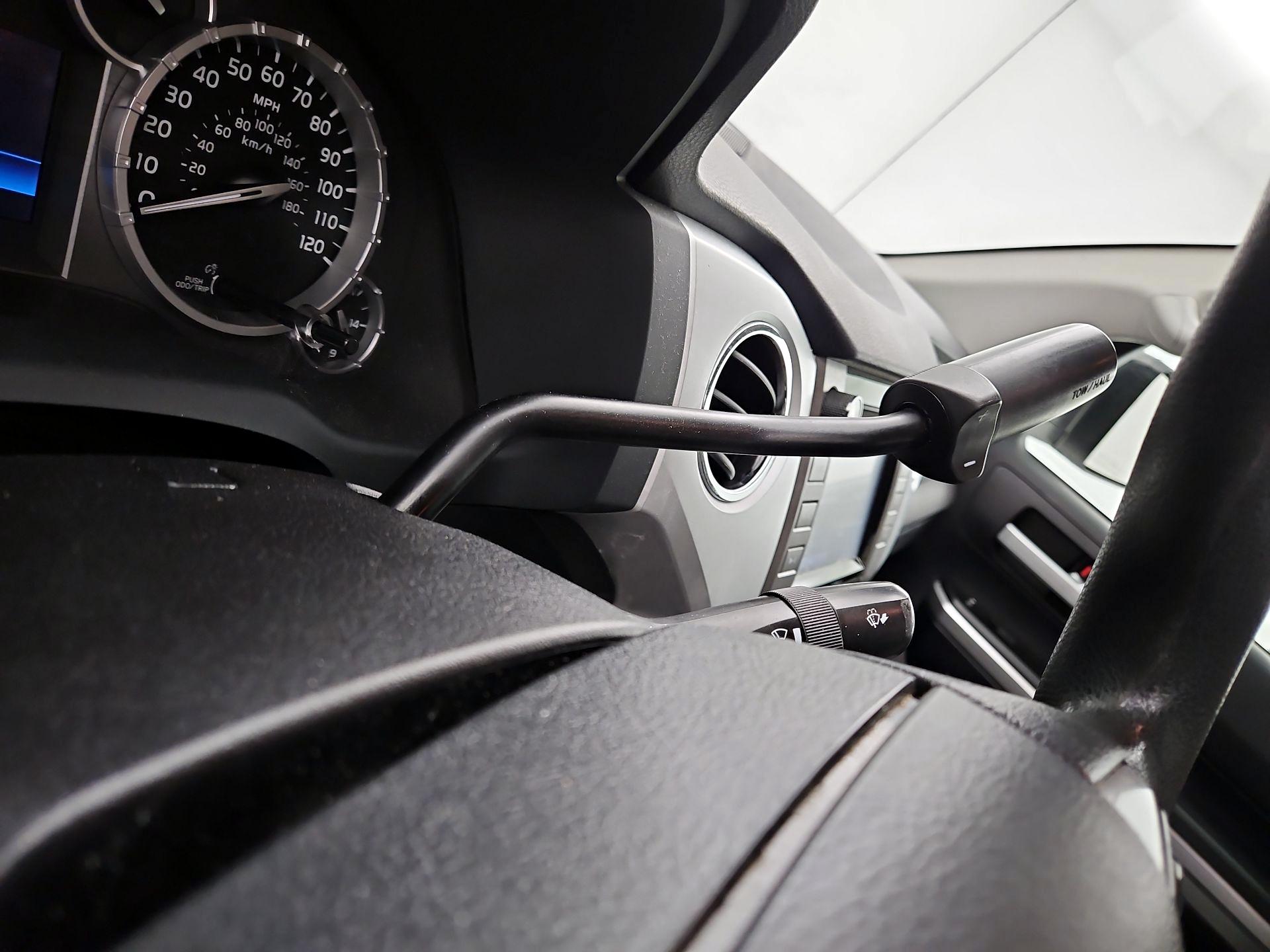 Thumbnail: 2015 Toyota Tundra - 17