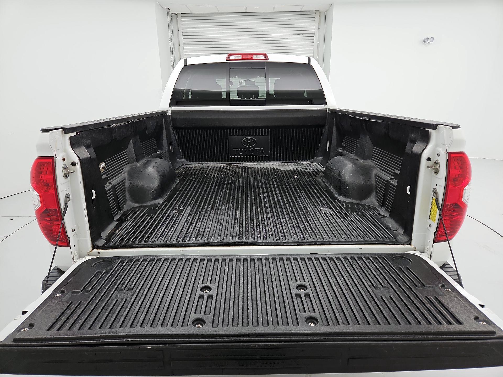 Thumbnail: 2015 Toyota Tundra - 20