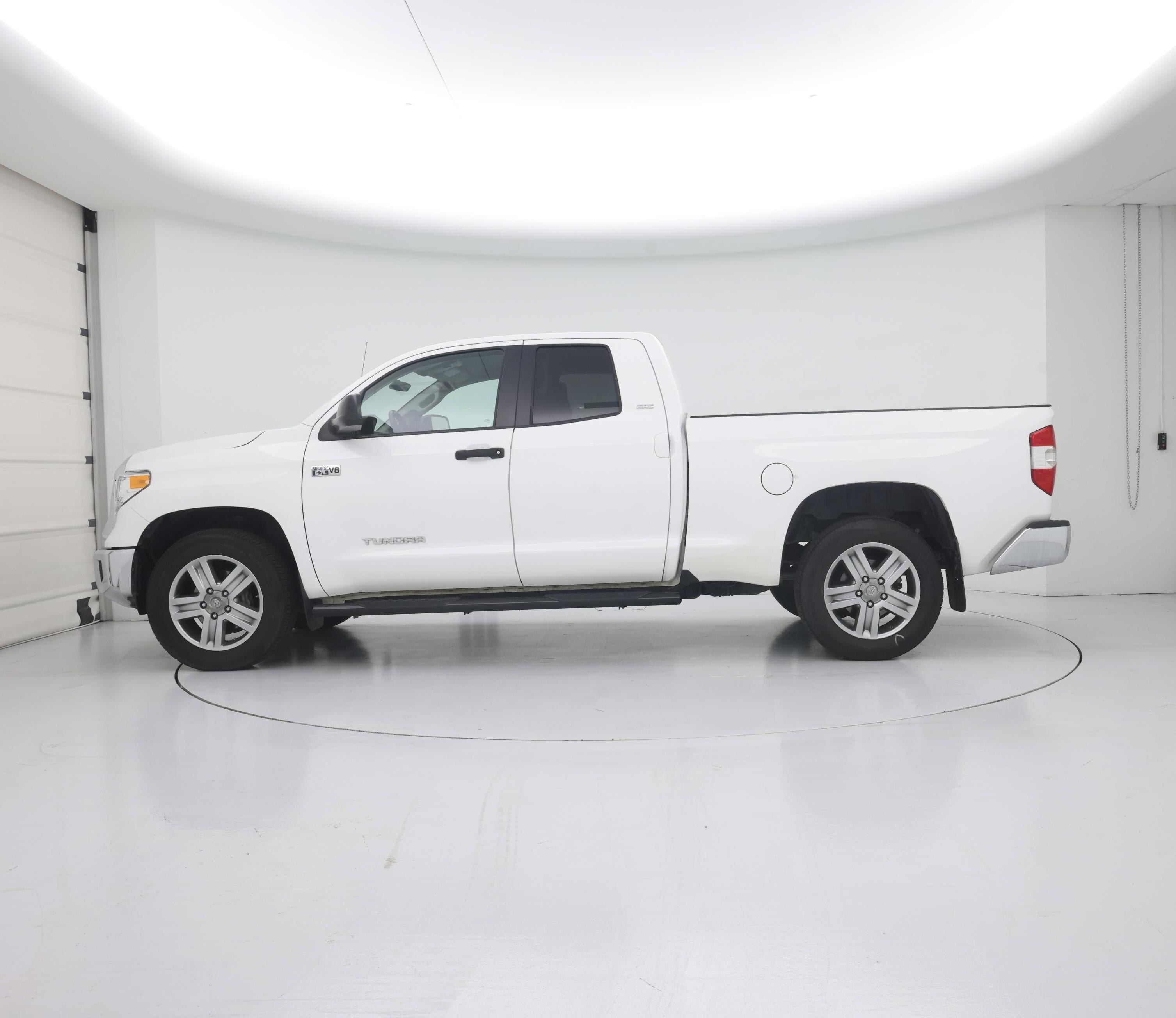 Thumbnail: 2015 Toyota Tundra - 3