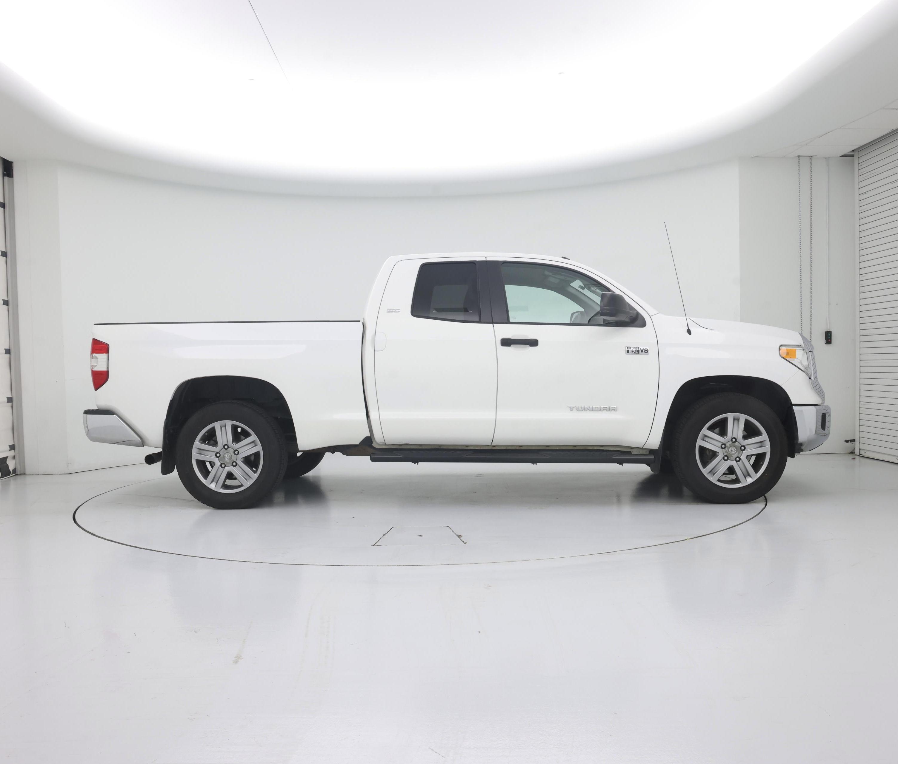 Thumbnail: 2015 Toyota Tundra - 7