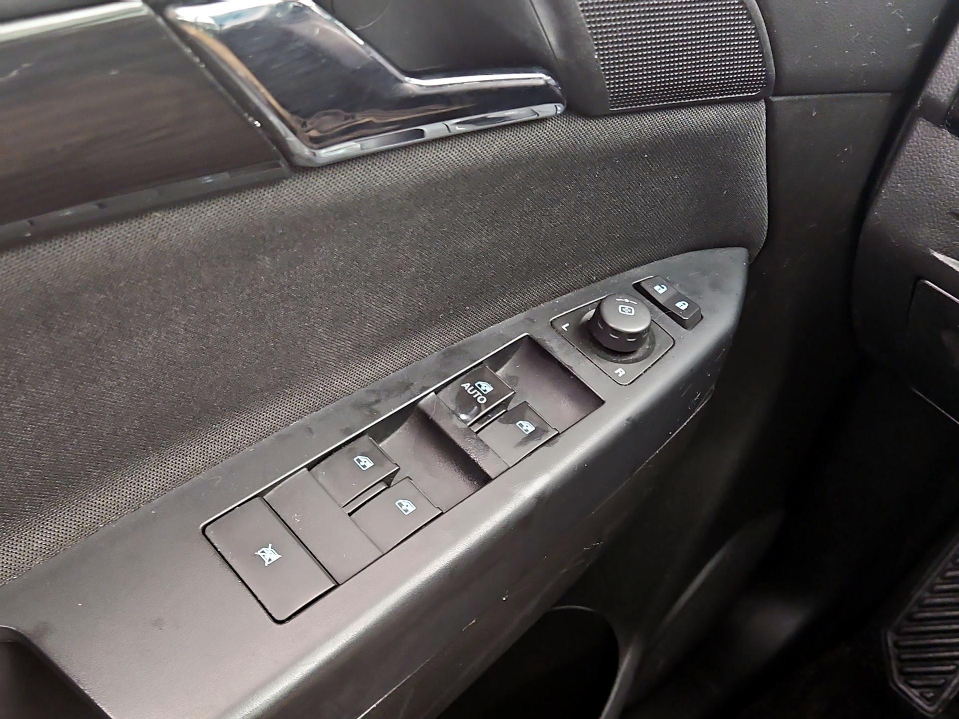 Thumbnail: 2015 Chevrolet Captiva Sport - 12