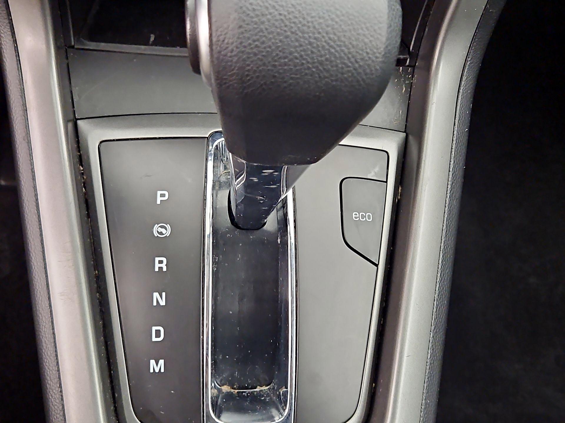 Thumbnail: 2015 Chevrolet Captiva Sport - 16