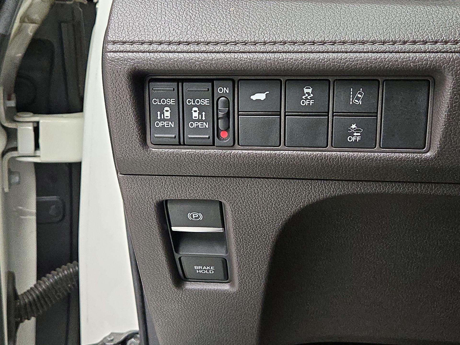 Thumbnail: 2018 Honda Odyssey - 13