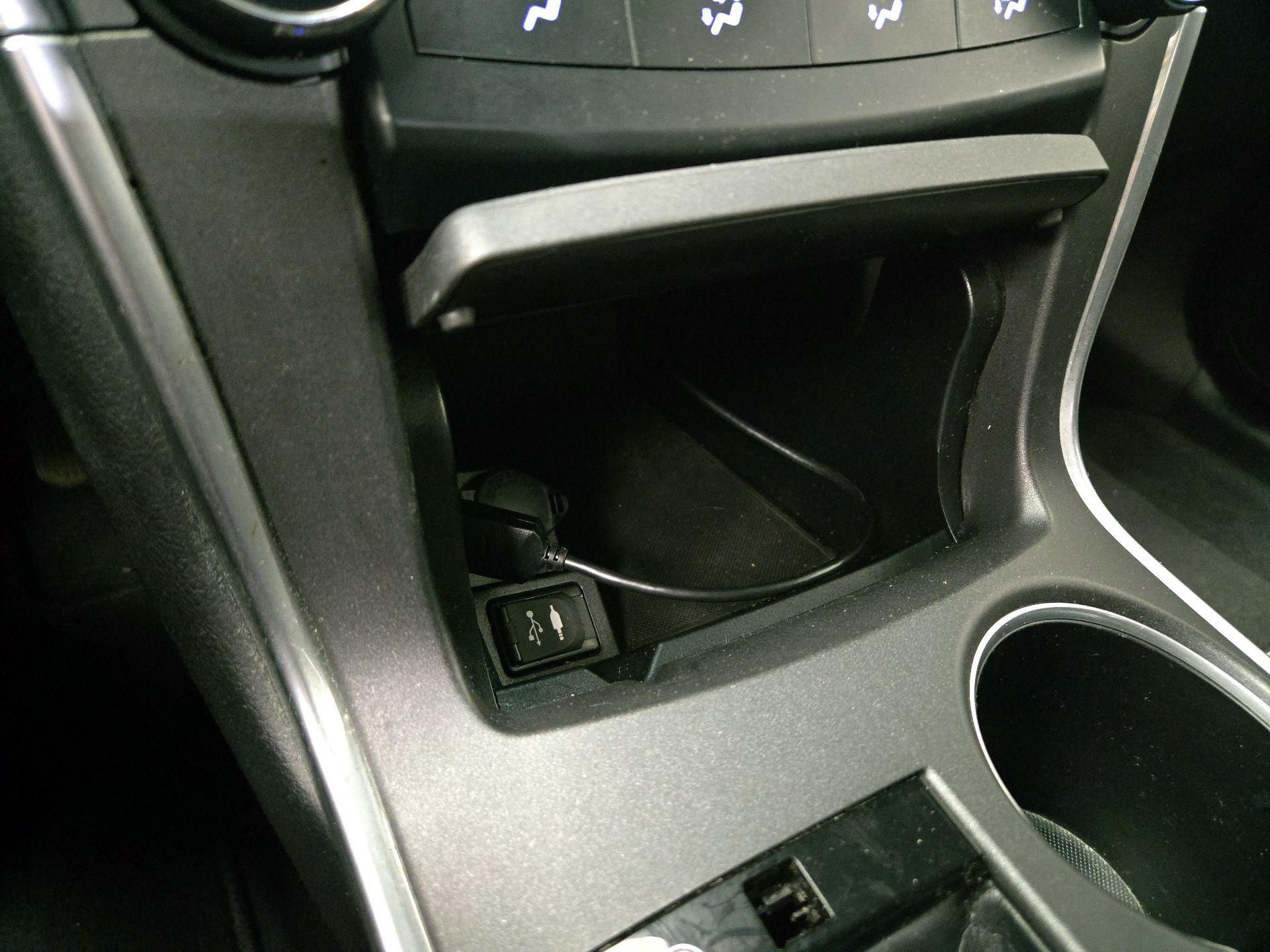 Thumbnail: 2015 Toyota Camry - 18