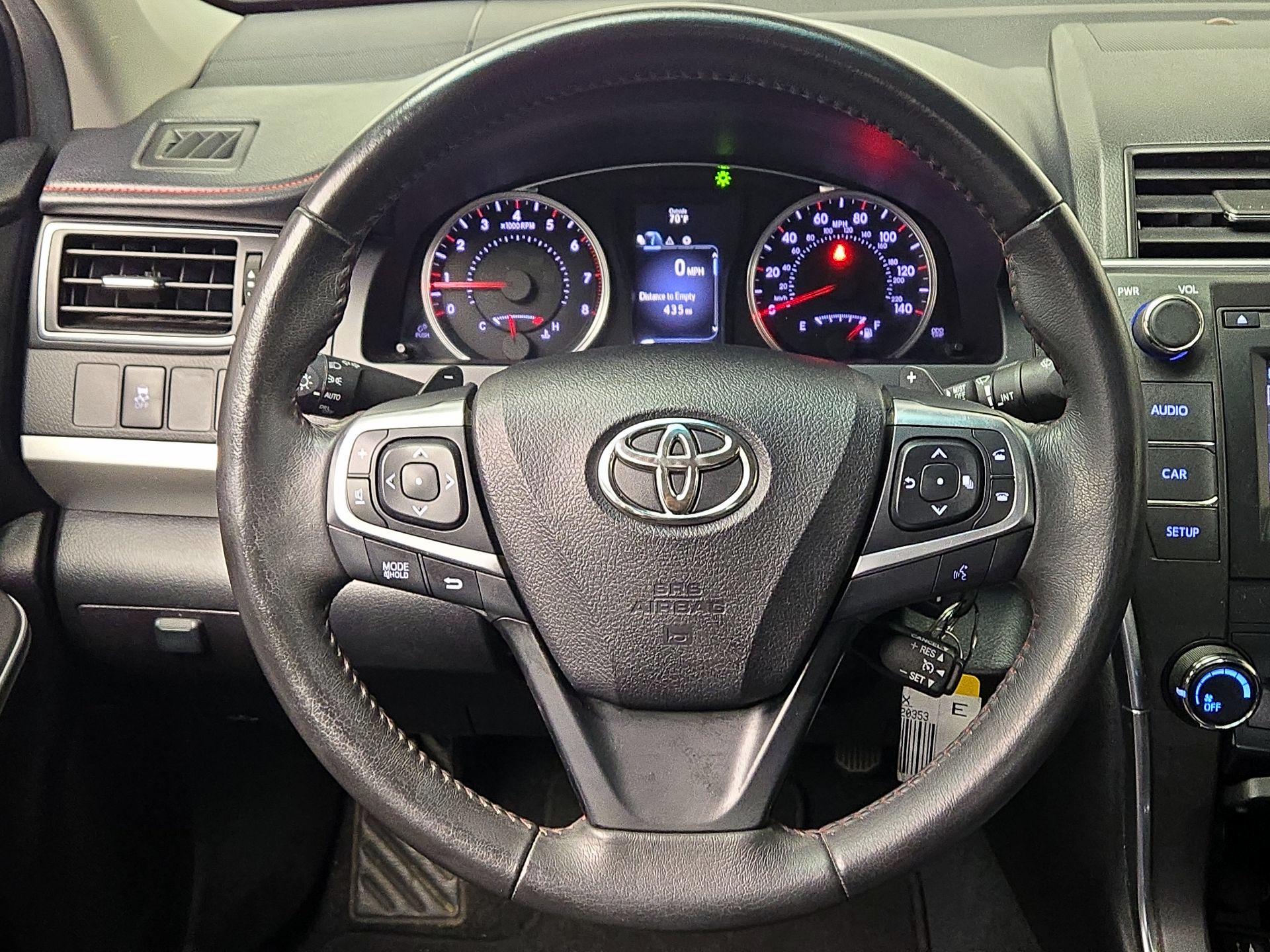 Thumbnail: 2017 Toyota Camry - 10