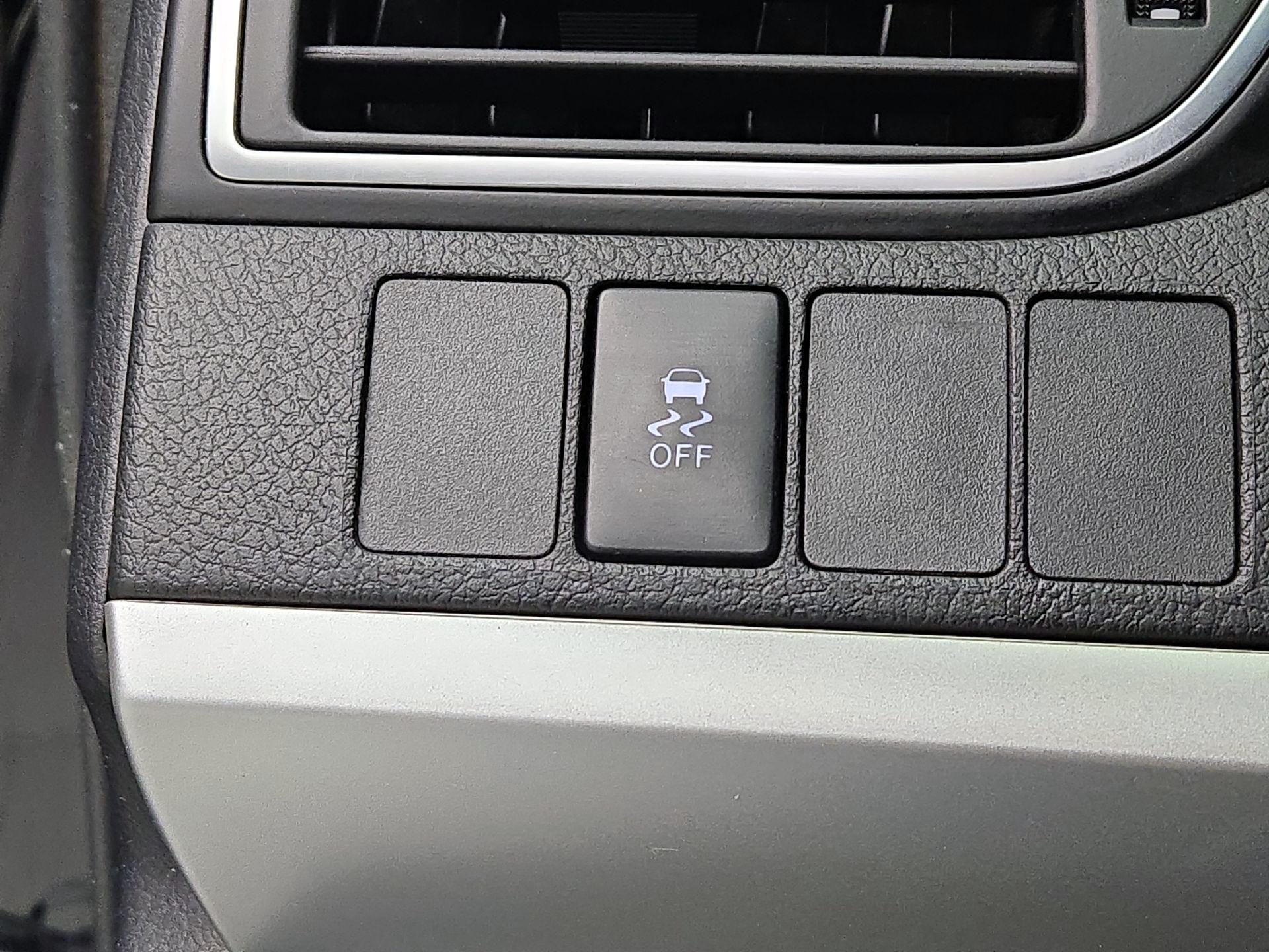 Thumbnail: 2017 Toyota Camry - 13