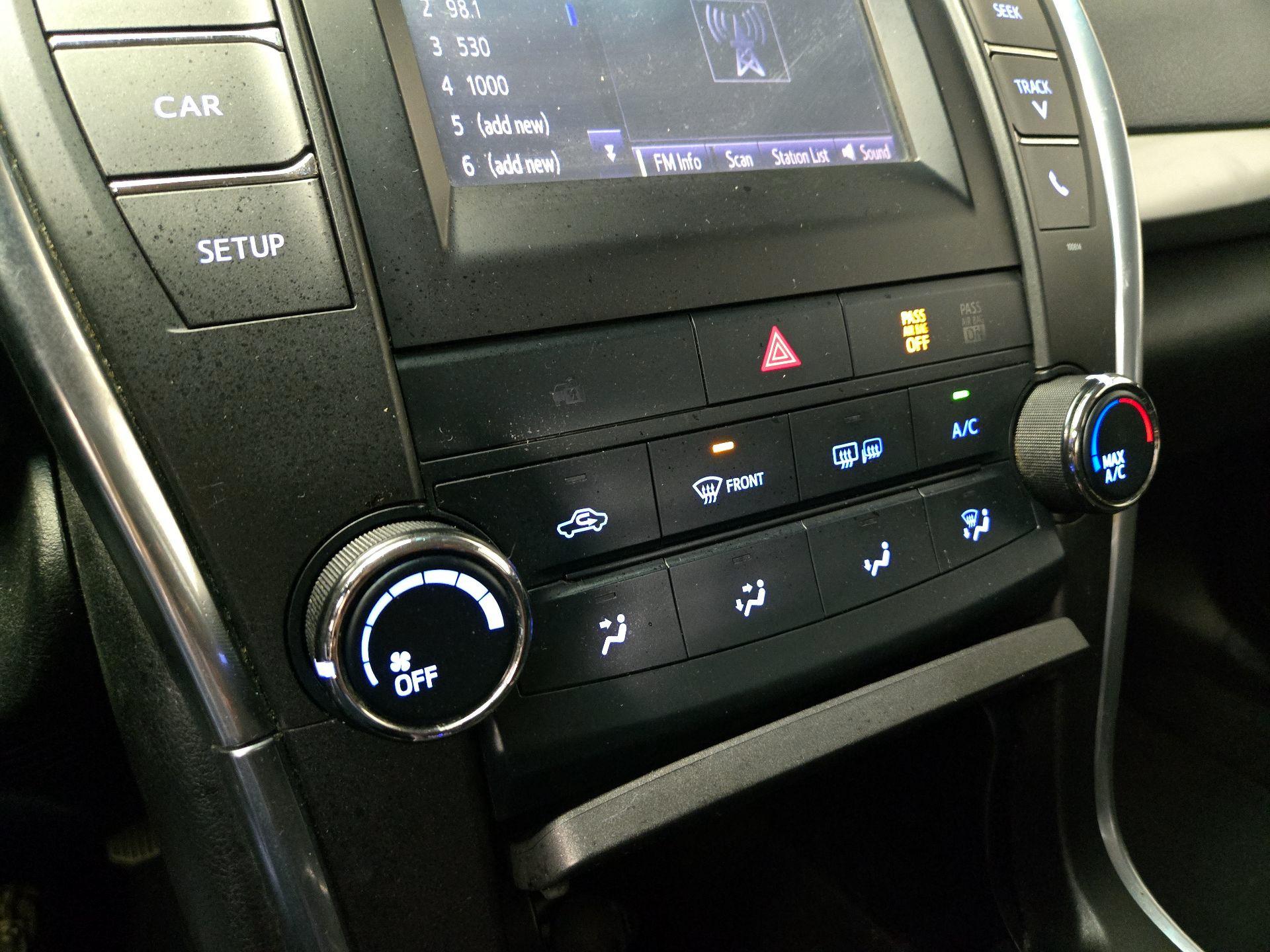 Thumbnail: 2017 Toyota Camry - 16