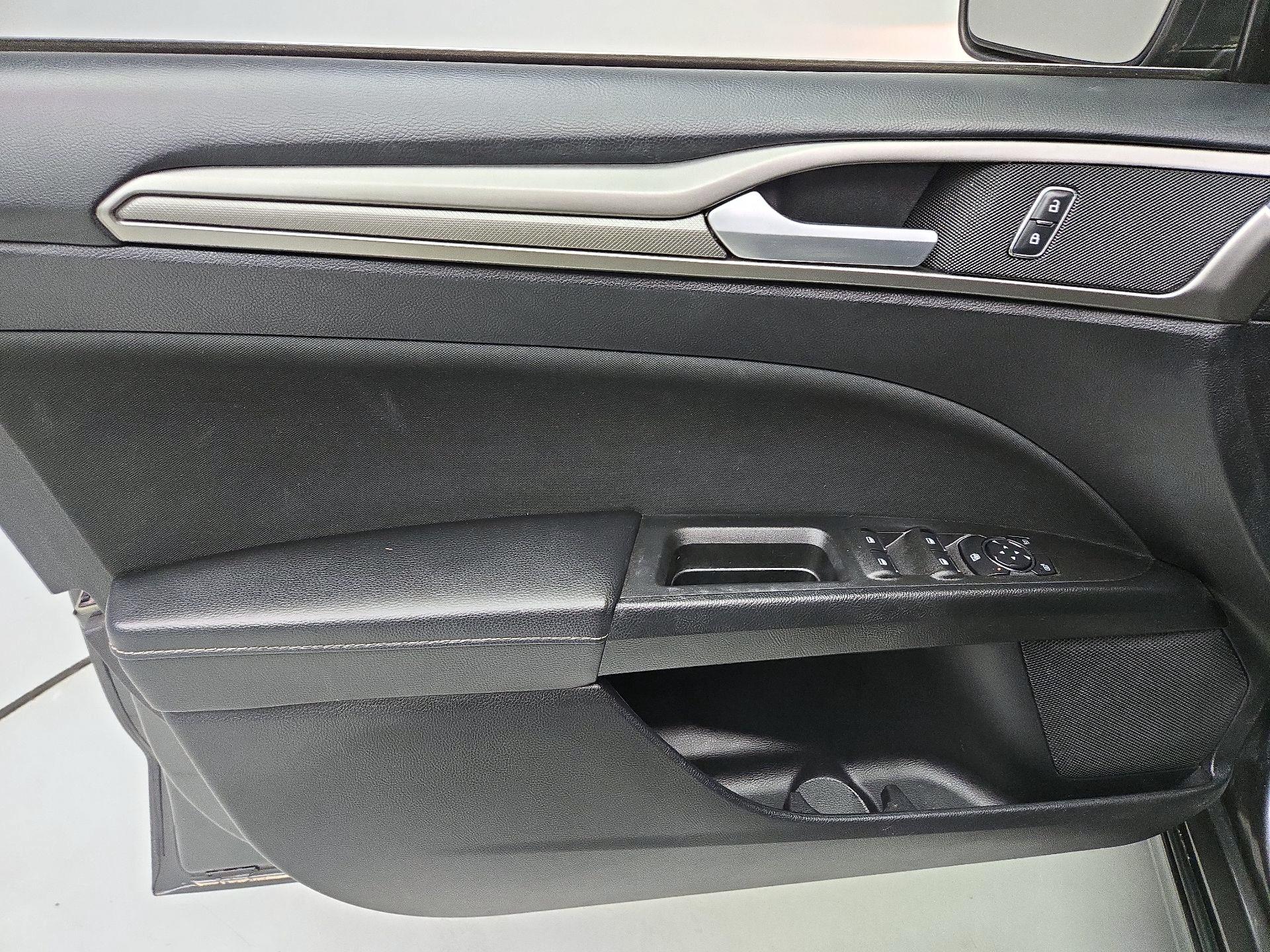 Thumbnail: 2018 Ford Fusion - 12