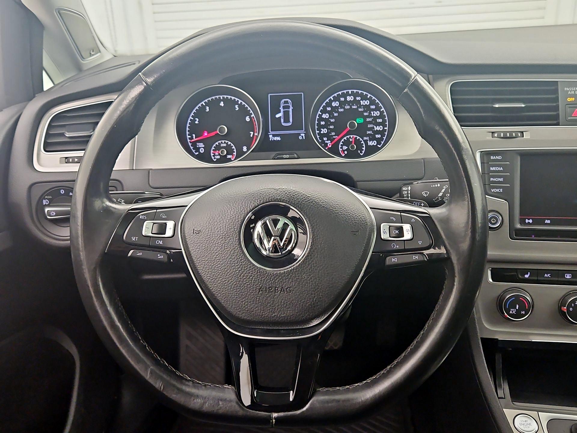 Thumbnail: 2016 Volkswagen Golf - 10