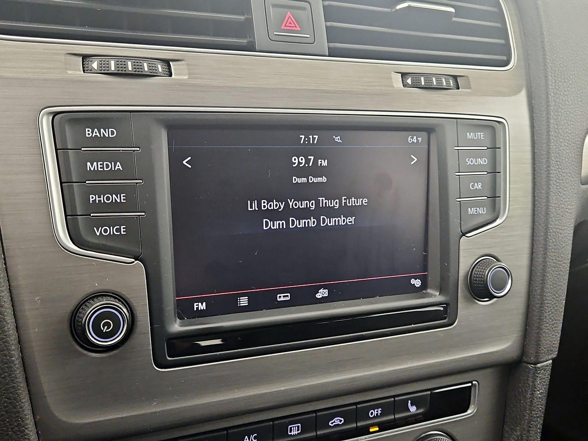 Thumbnail: 2016 Volkswagen Golf - 15