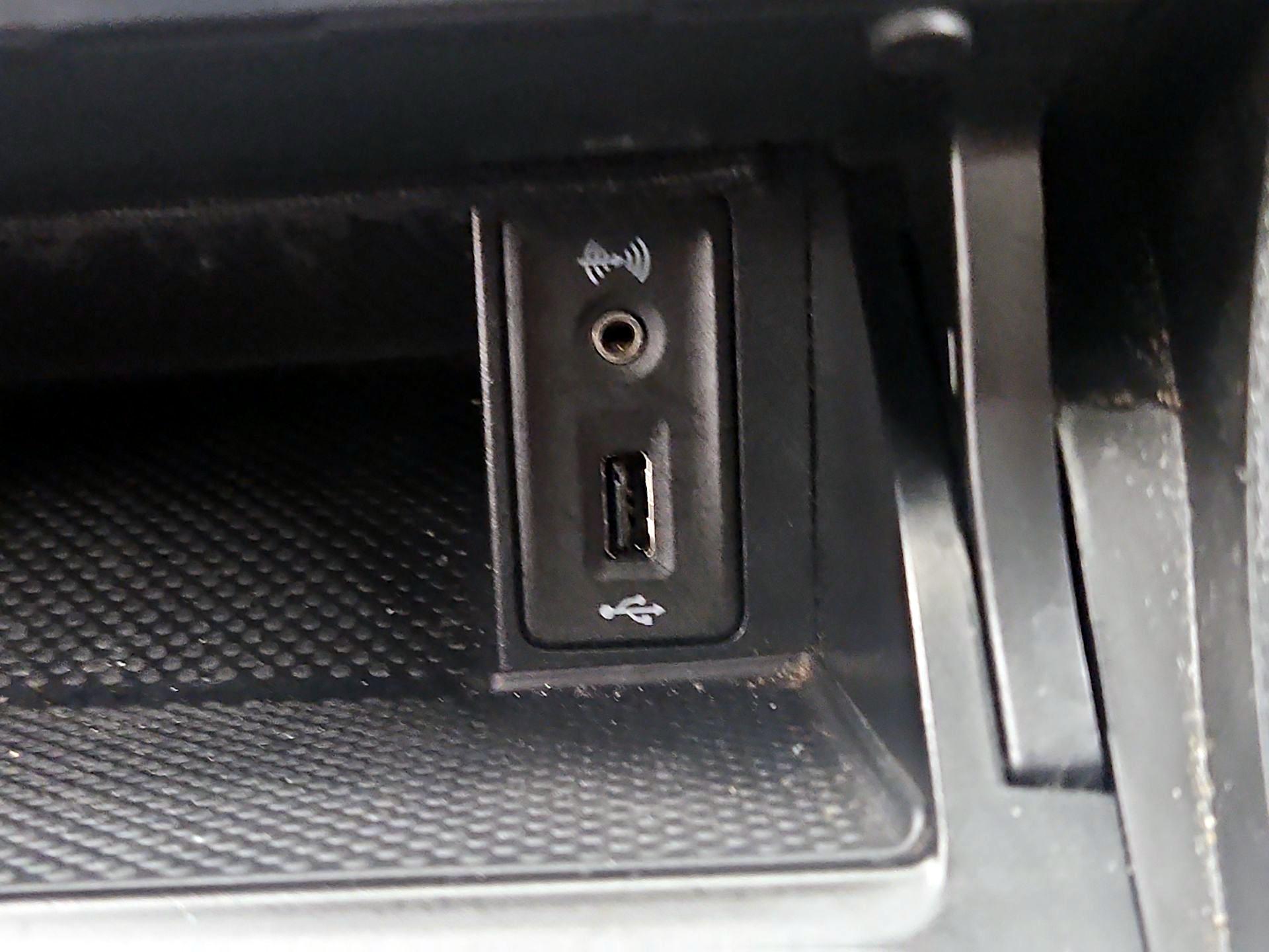 Thumbnail: 2016 Volkswagen Golf - 18