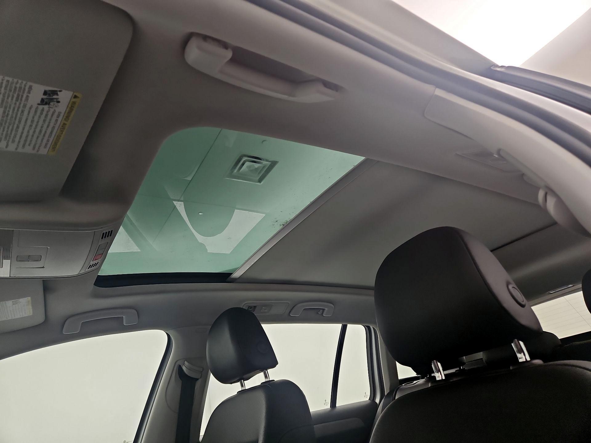 Thumbnail: 2016 Volkswagen Golf - 19