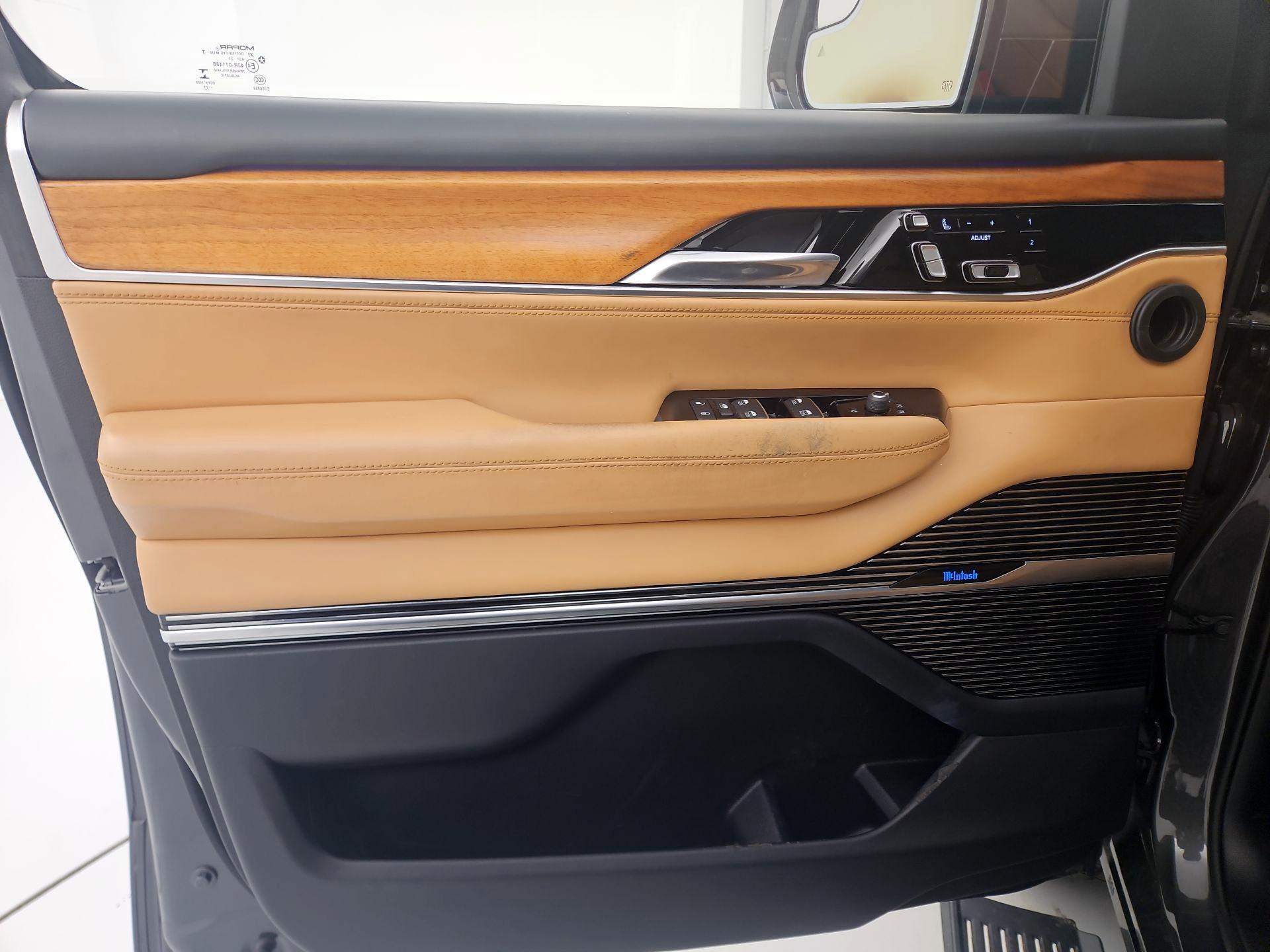 Thumbnail: 2022 Jeep Grand Wagoneer - 12