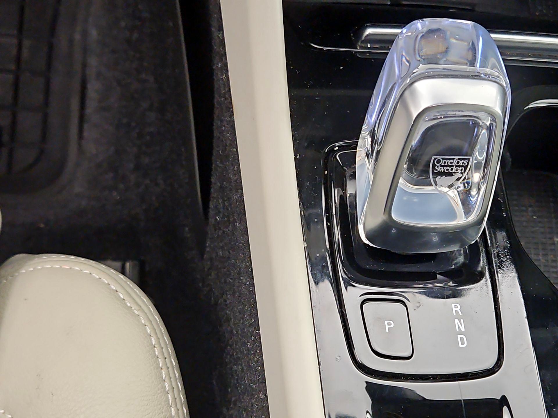 Thumbnail: 2022 Volvo XC40 - 18