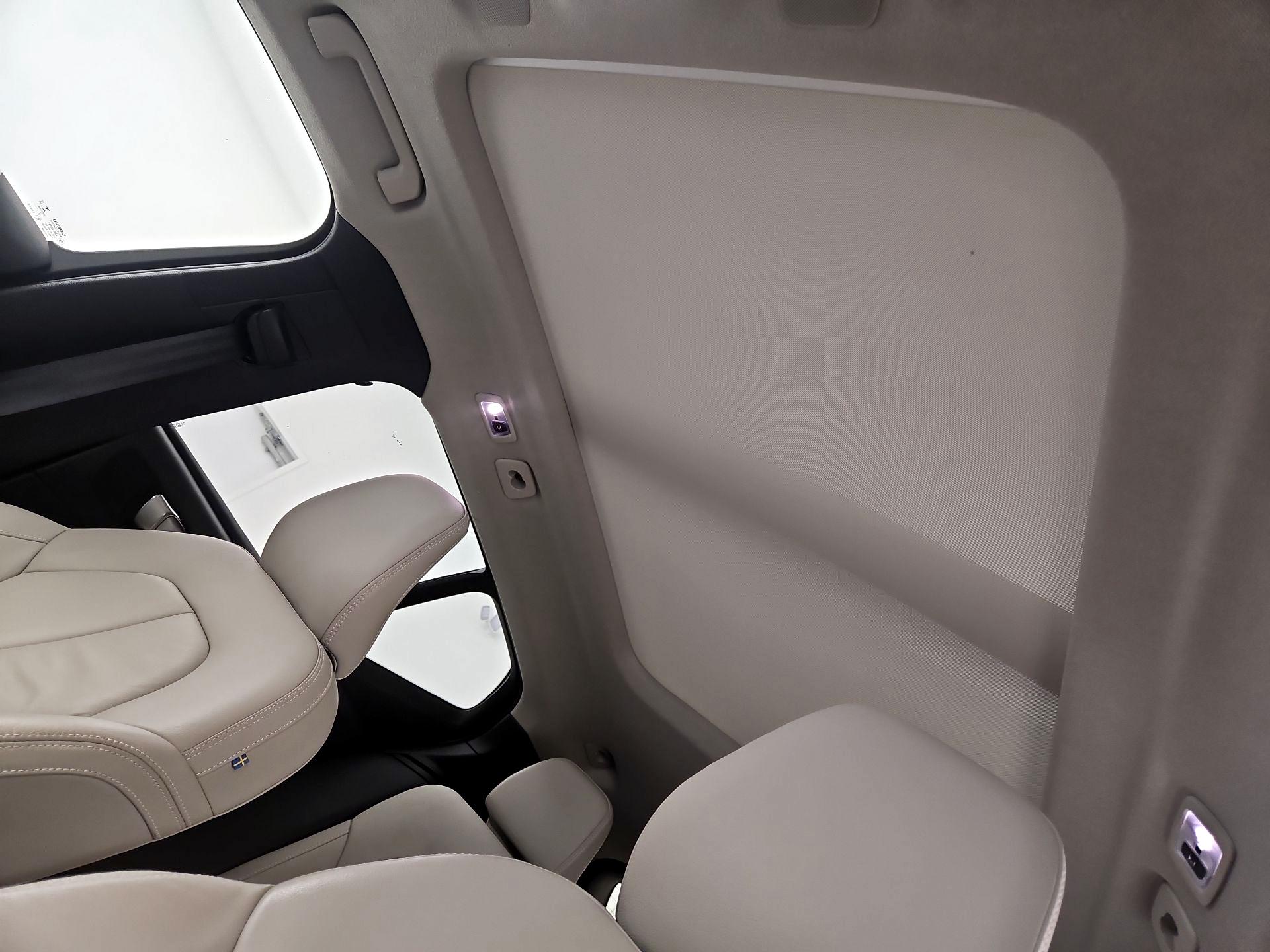 Thumbnail: 2022 Volvo XC40 - 20