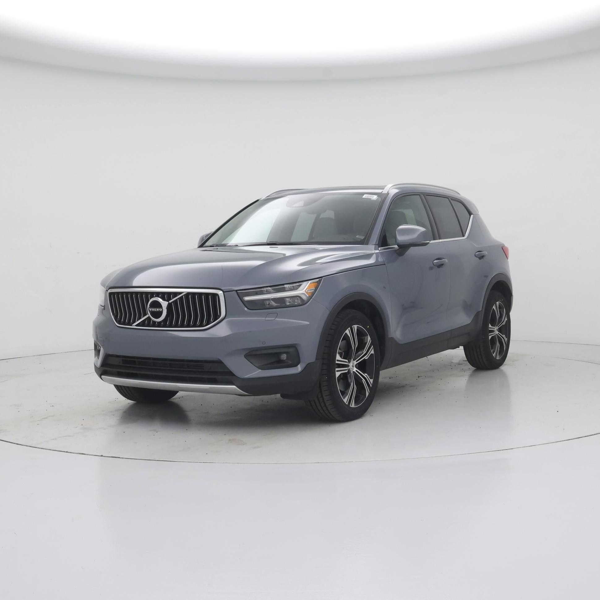 Thumbnail: 2022 Volvo XC40 - 4