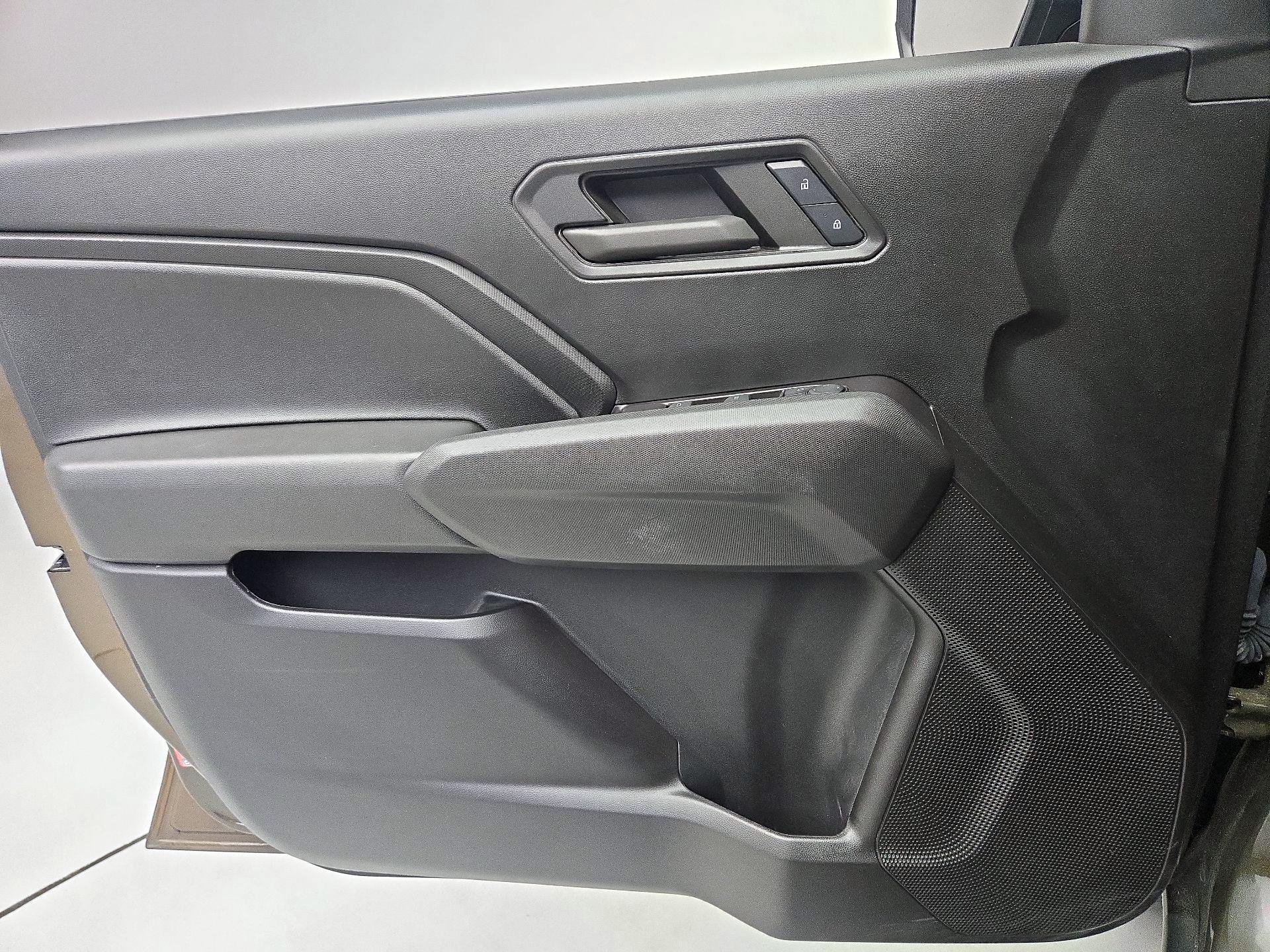 Thumbnail: 2024 Chevrolet Colorado - 12