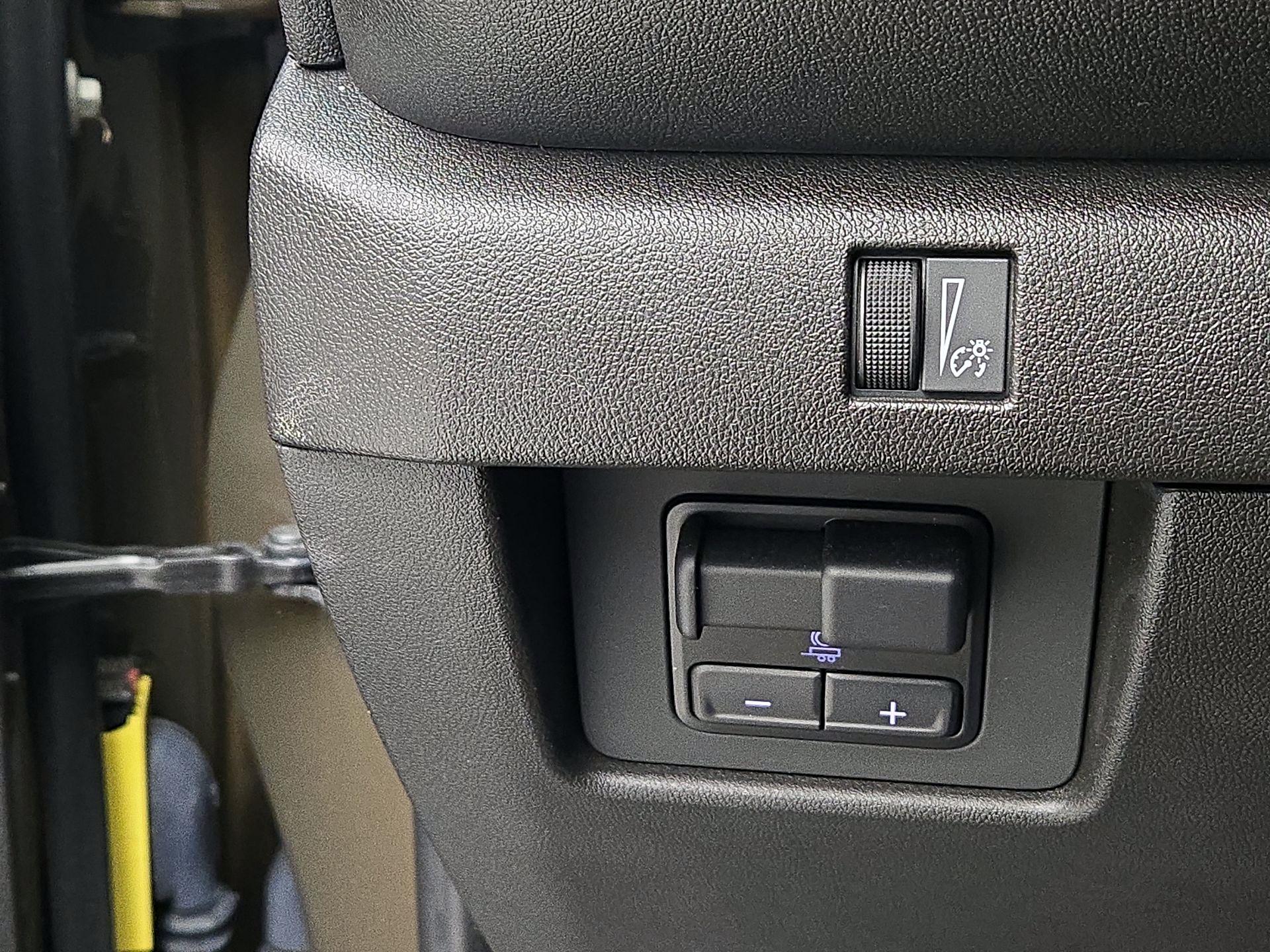 Thumbnail: 2024 Chevrolet Colorado - 13