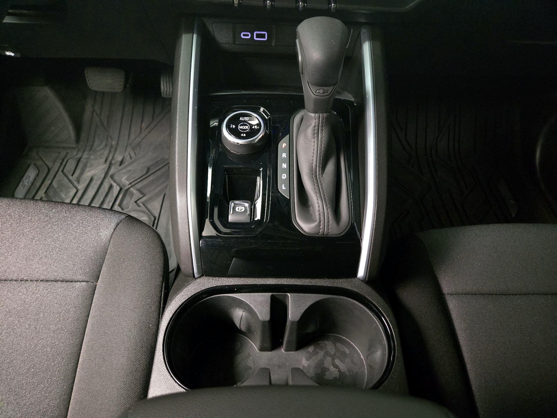 Thumbnail: 2024 Chevrolet Colorado - 18