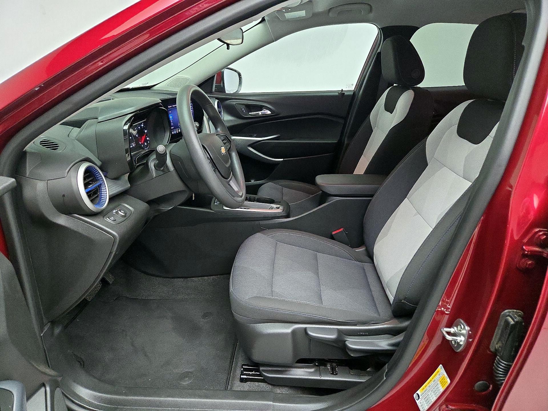 Thumbnail: 2025 Chevrolet Trax - 11