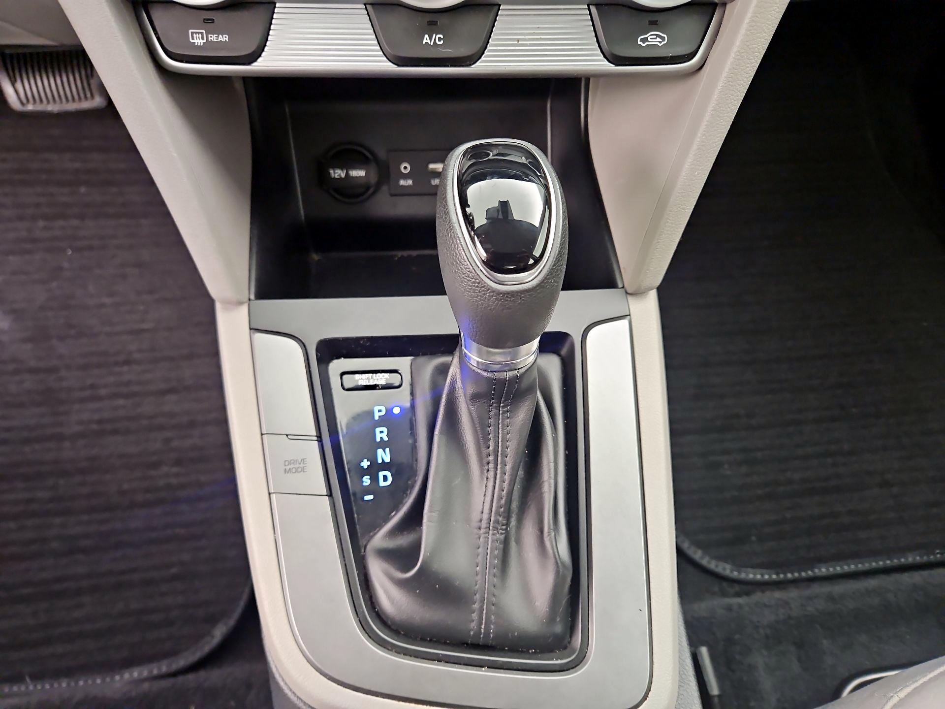 Thumbnail: 2019 Hyundai Elantra - 17