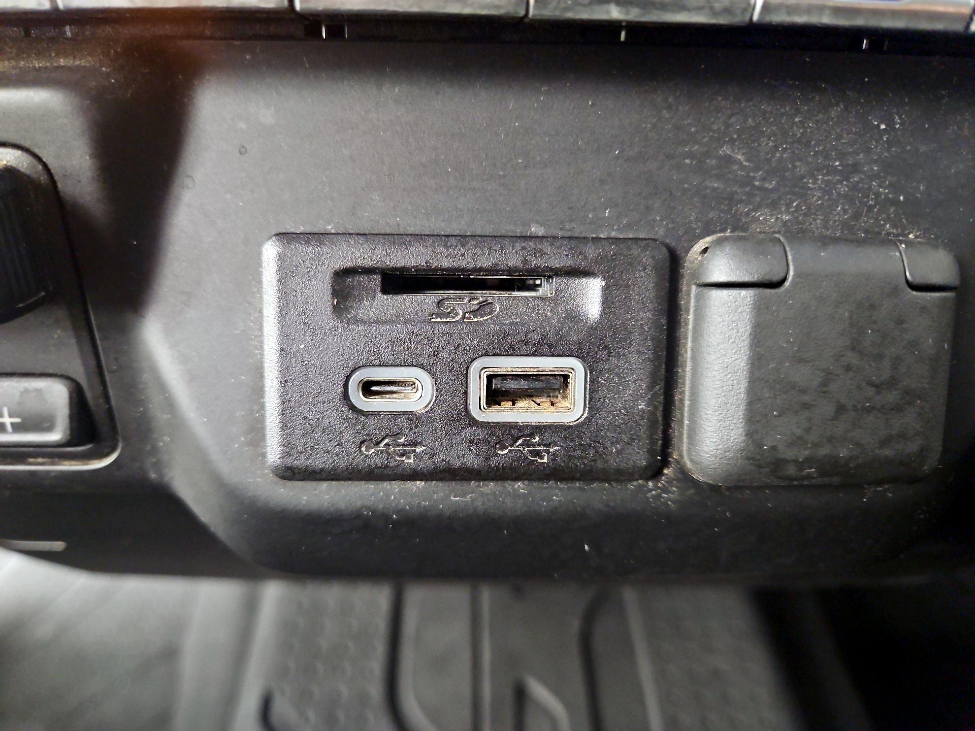 Thumbnail: 2019 Chevrolet Silverado 1500 - 18