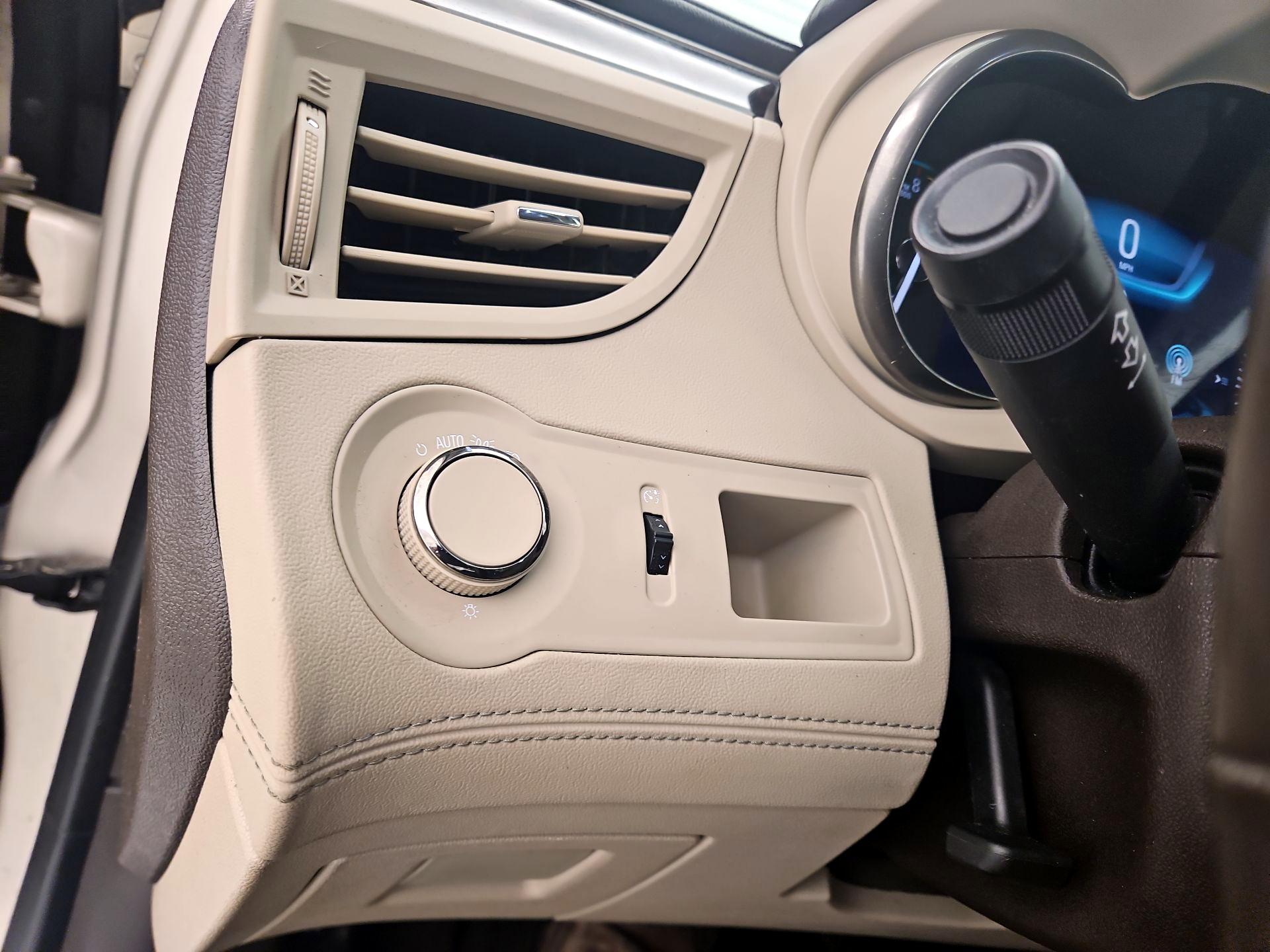 Thumbnail: 2015 Buick LaCrosse - 13