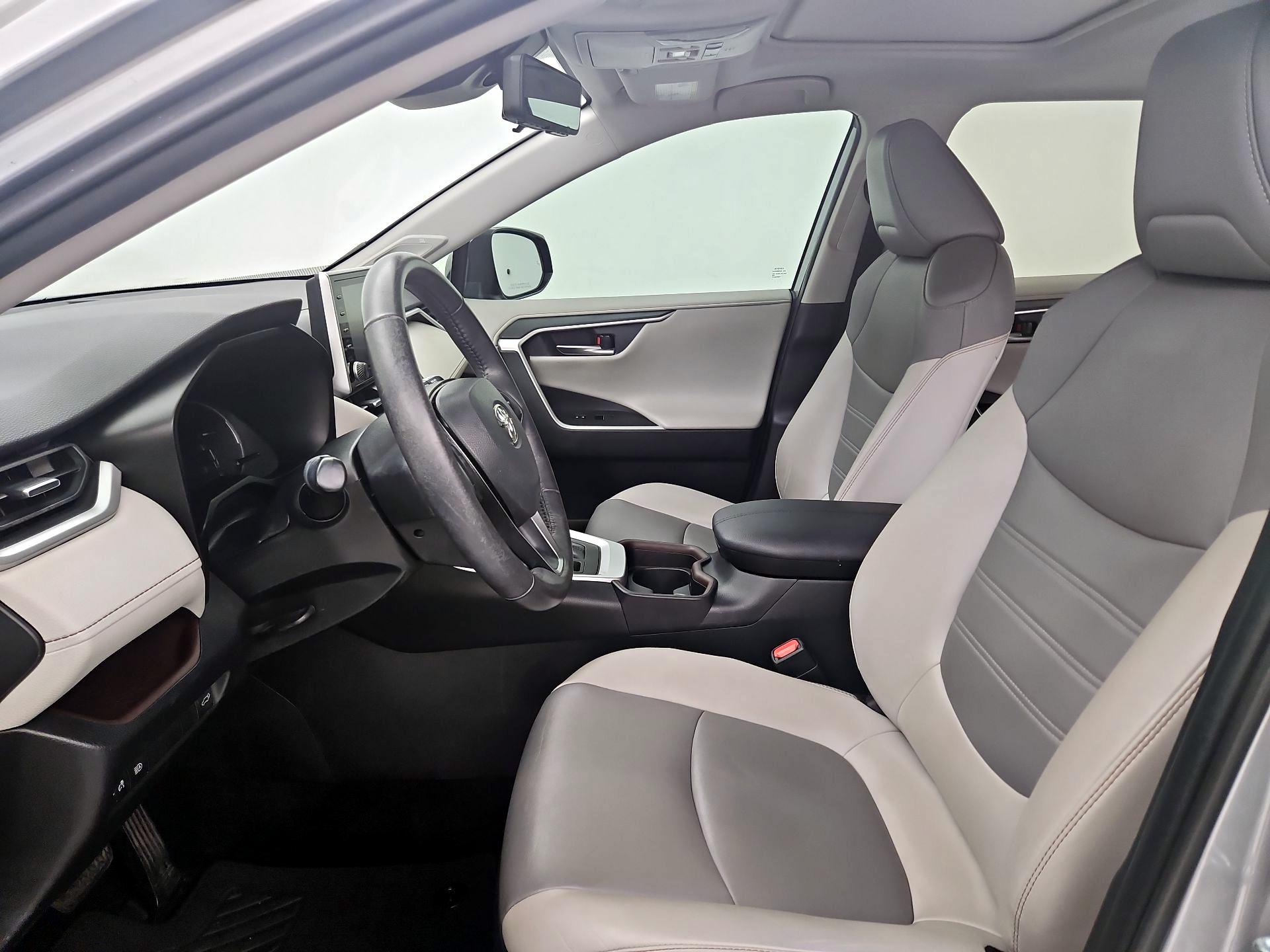 Thumbnail: 2019 Toyota RAV4 - 11