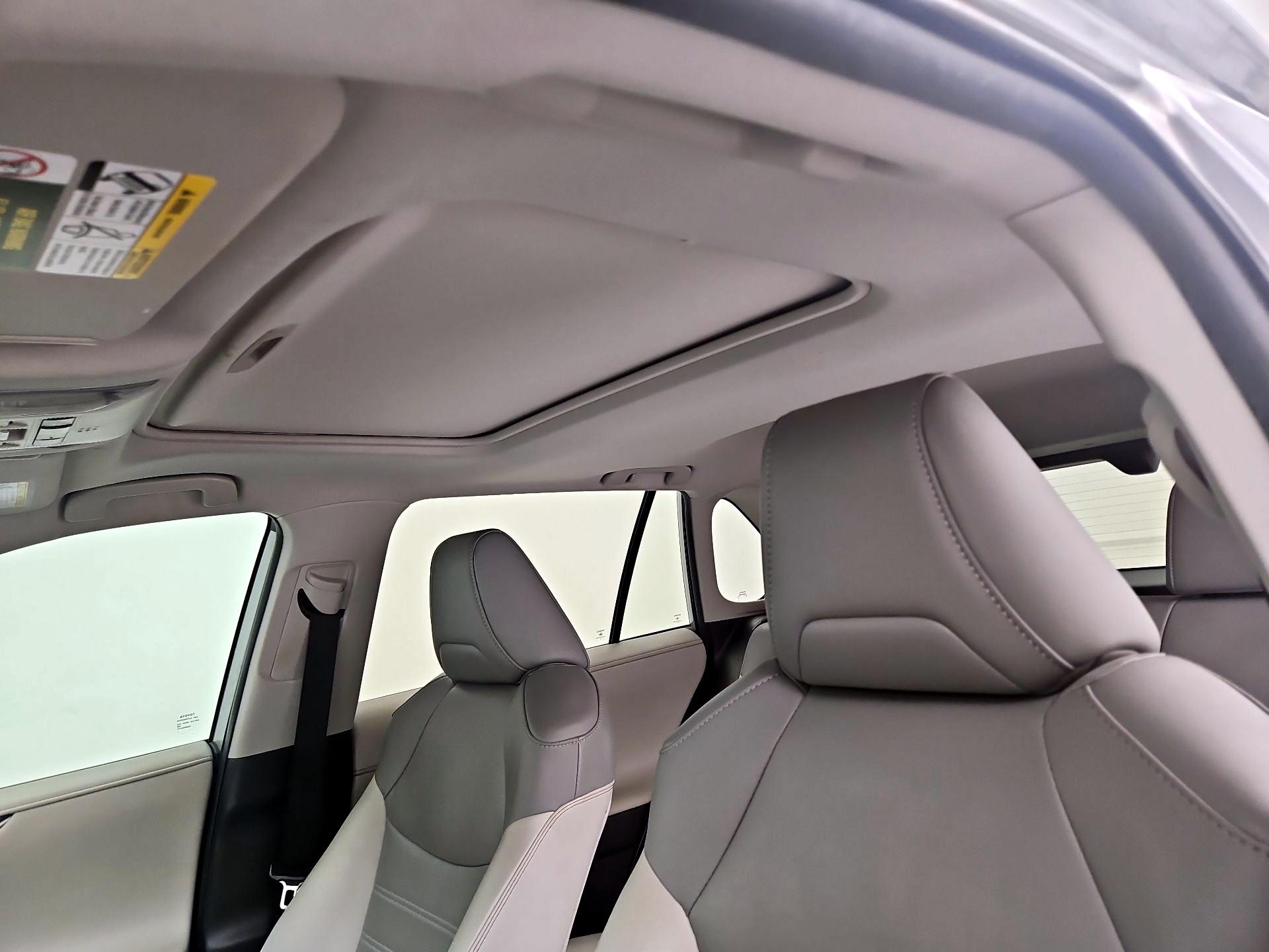 Thumbnail: 2019 Toyota RAV4 - 20