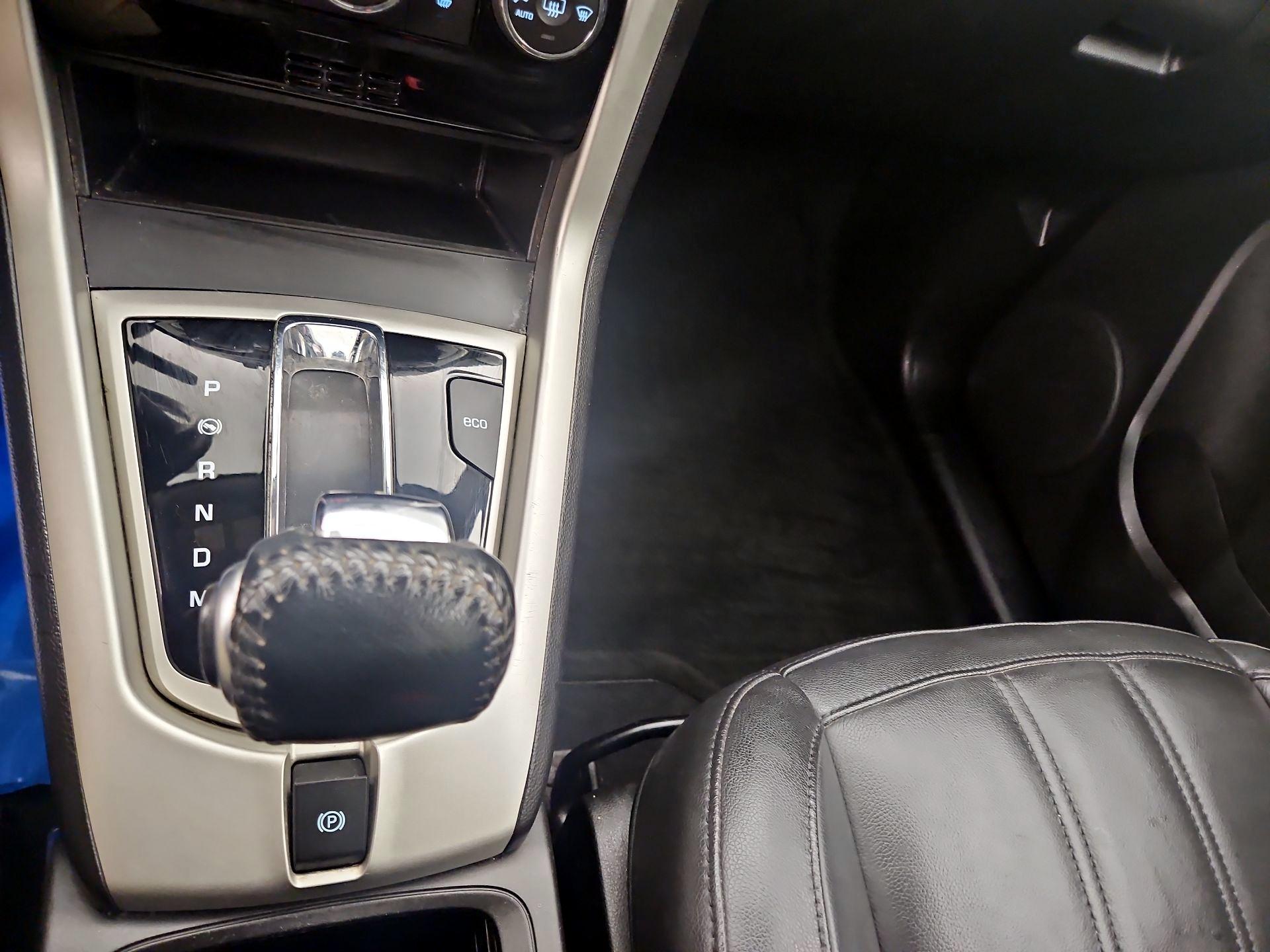 Thumbnail: 2014 Chevrolet Captiva Sport - 16