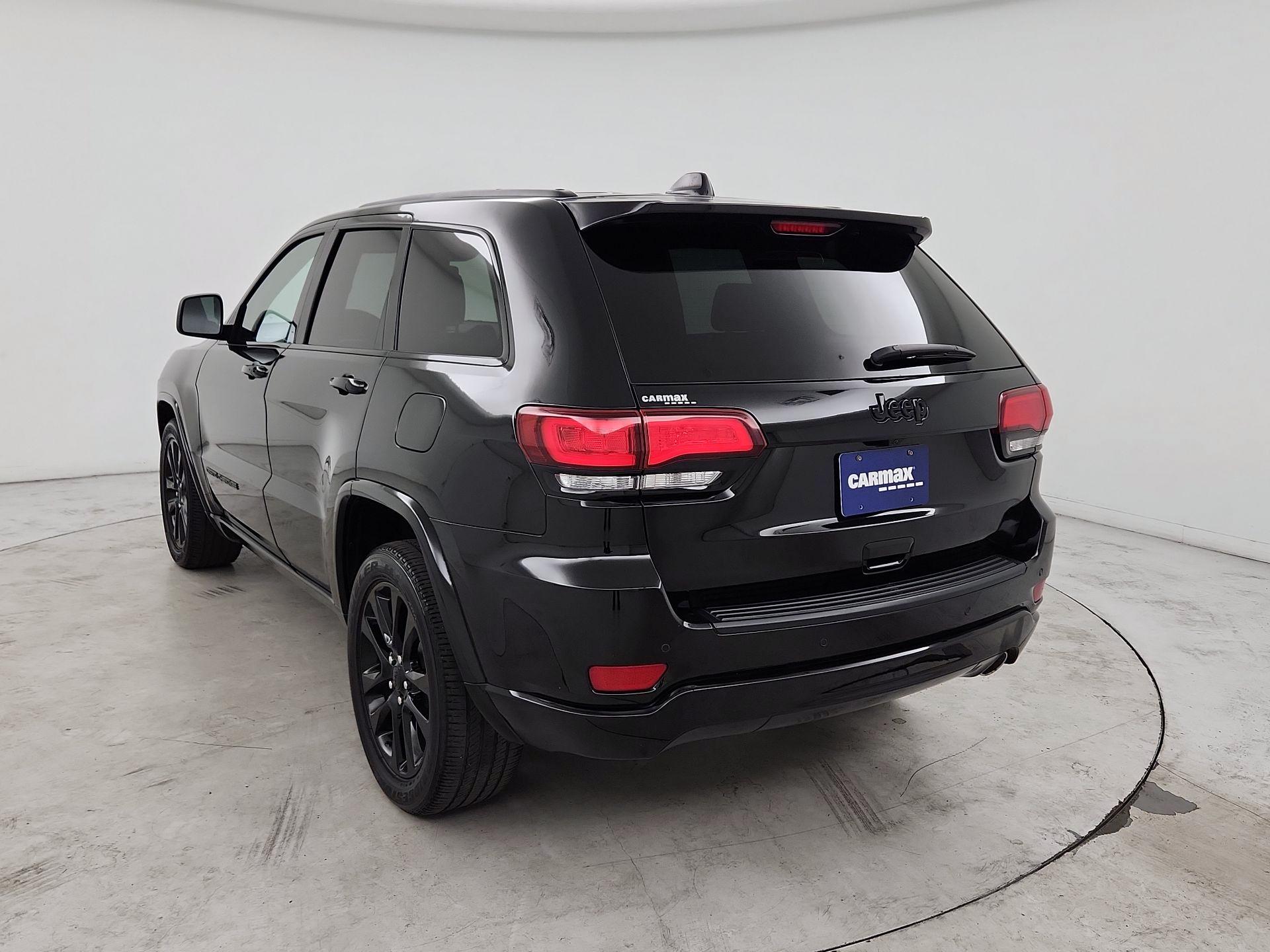 Thumbnail: 2019 Jeep Grand Cherokee - 7