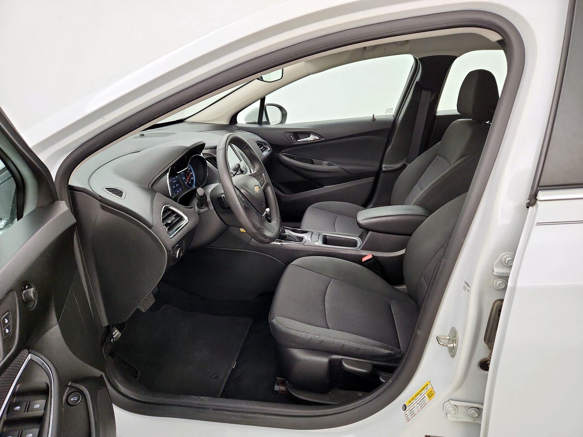 Thumbnail: 2017 Chevrolet Cruze - 11