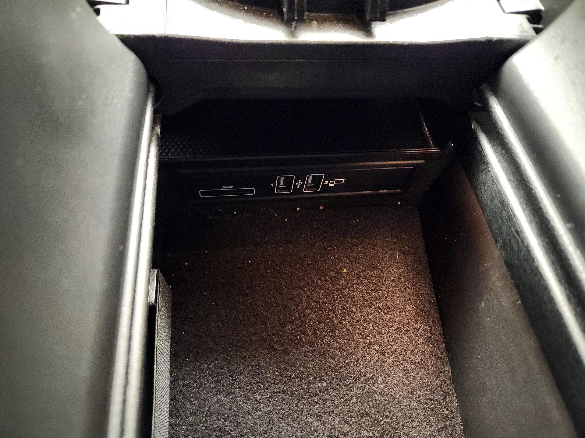 Thumbnail: 2018 Mercedes-Benz C-Class - 17