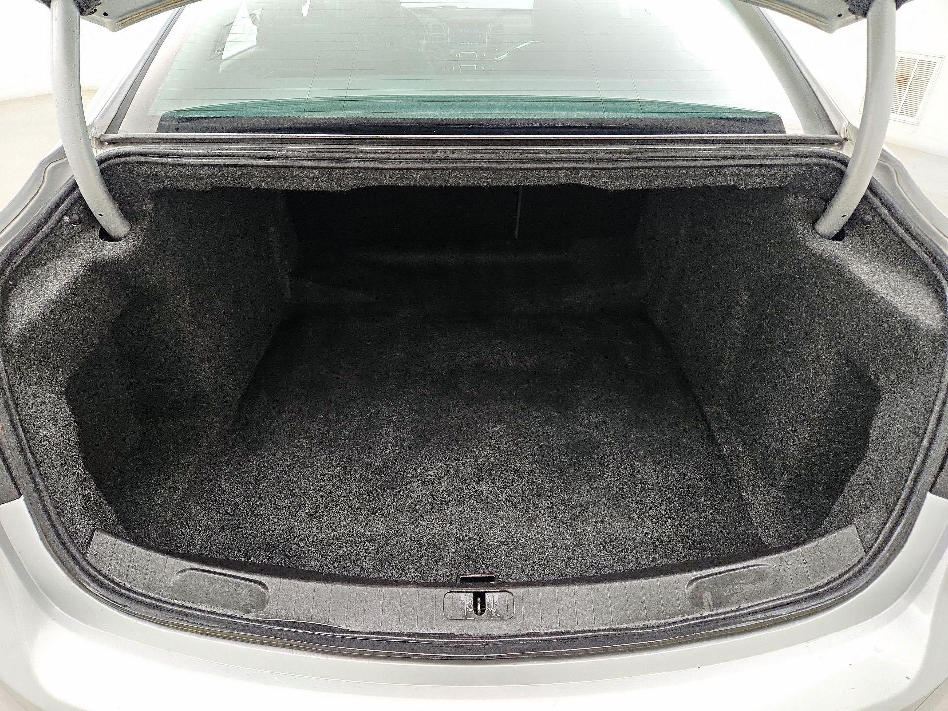 Thumbnail: 2017 Chevrolet Impala - 18