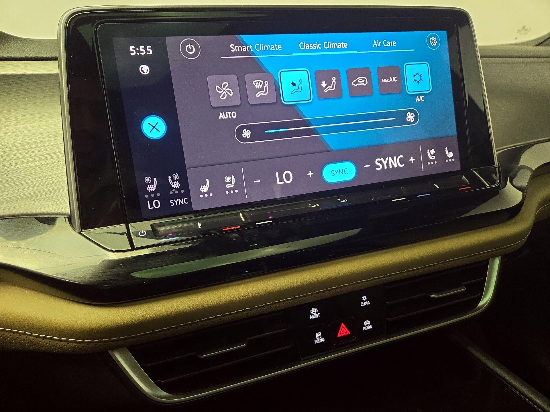 Thumbnail: 2024 Volkswagen Atlas - 16