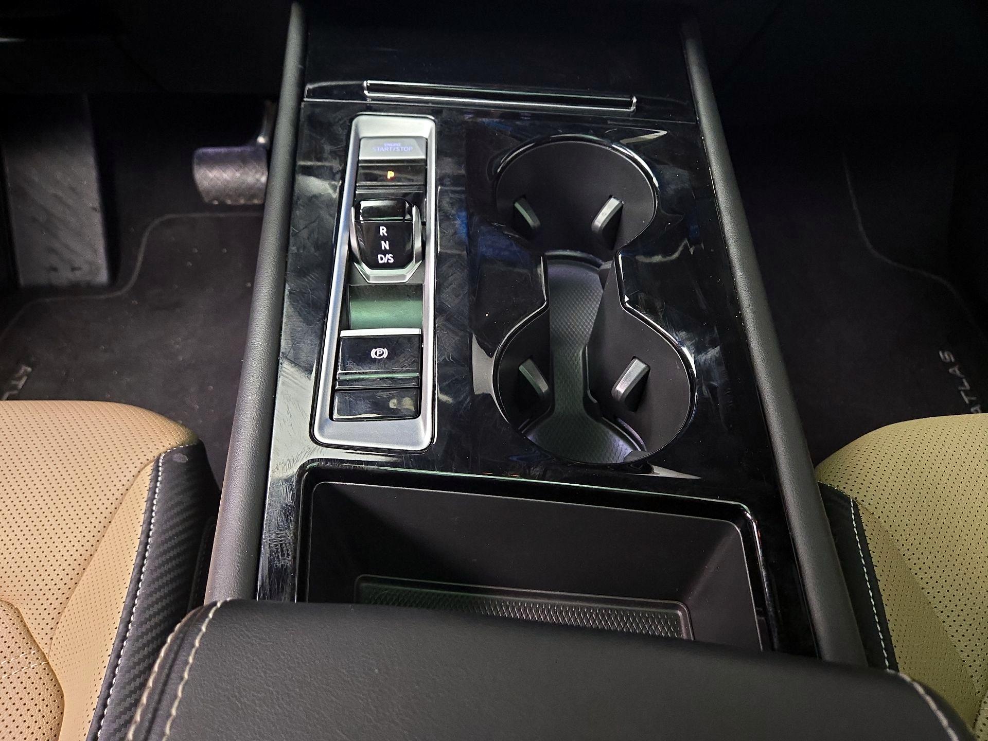 Thumbnail: 2024 Volkswagen Atlas - 17