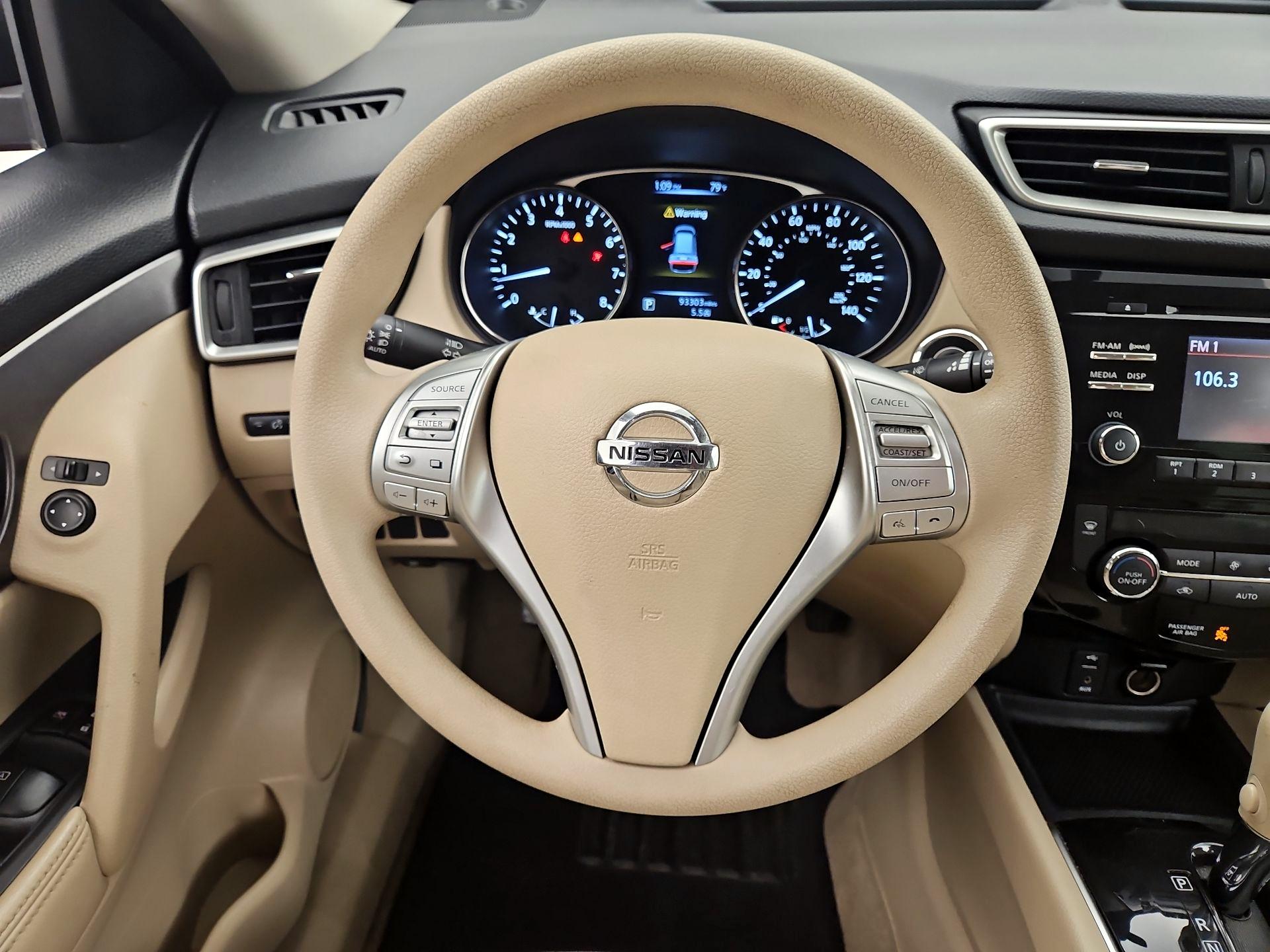 Thumbnail: 2015 Nissan Rogue - 10