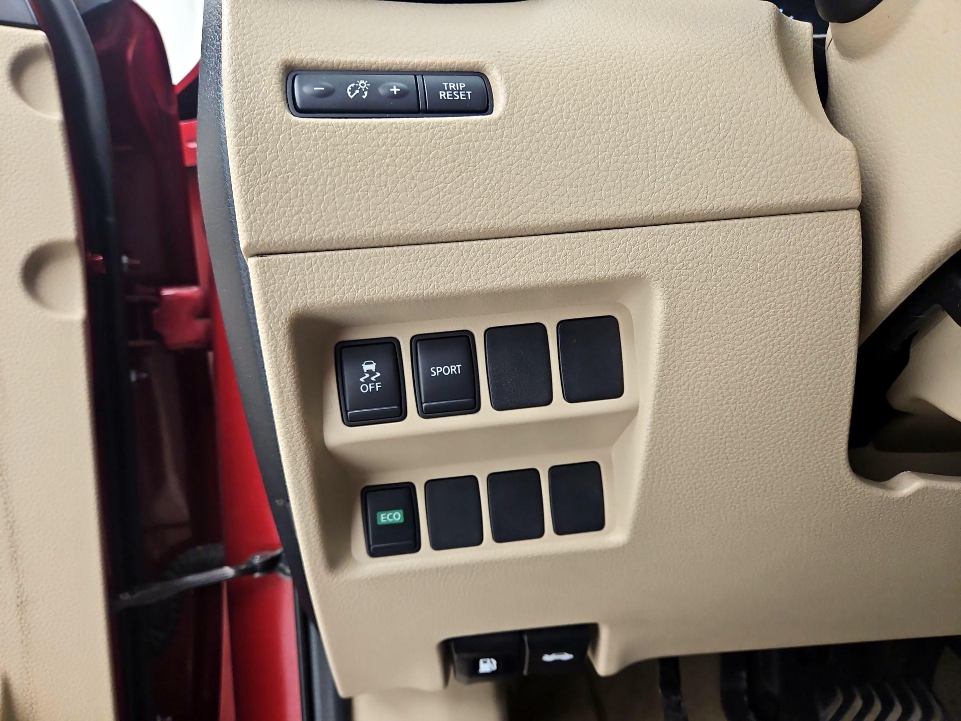 Thumbnail: 2015 Nissan Rogue - 13