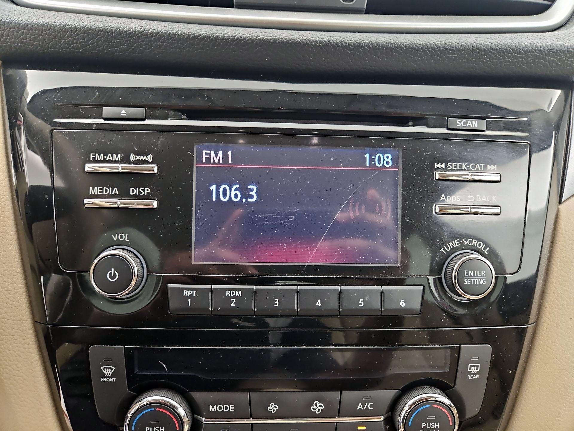 Thumbnail: 2015 Nissan Rogue - 15