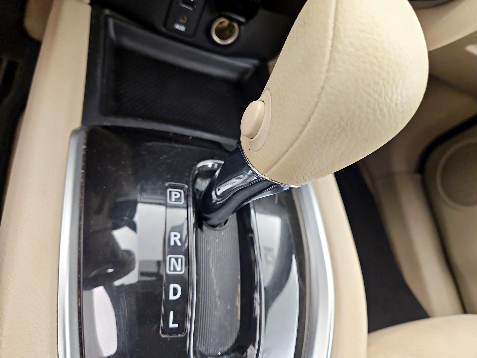 Thumbnail: 2015 Nissan Rogue - 17