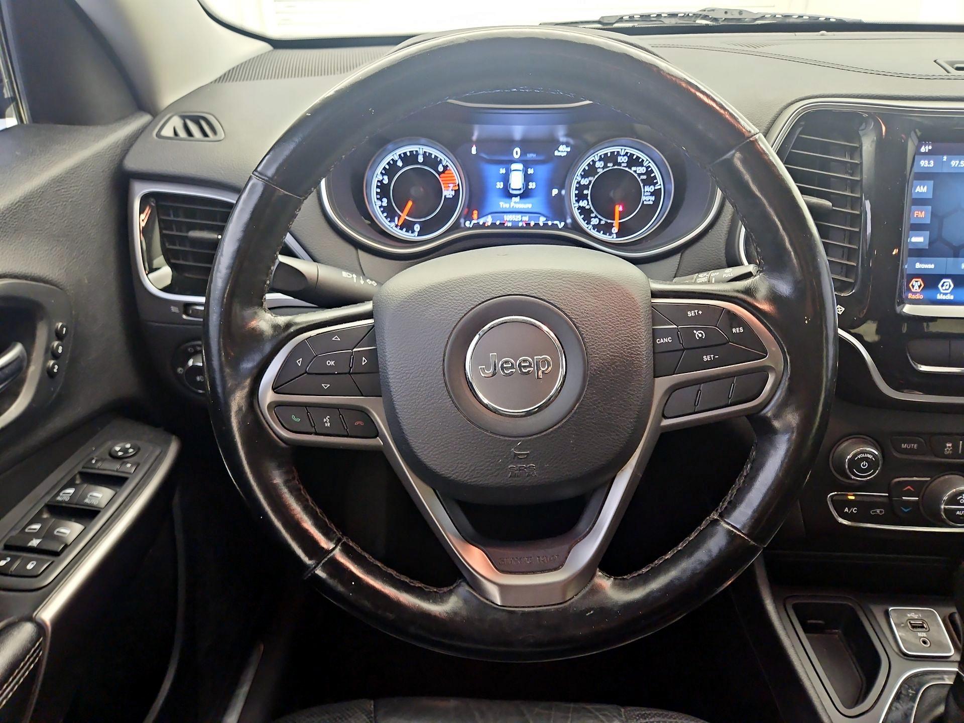 Thumbnail: 2020 Jeep Cherokee - 10