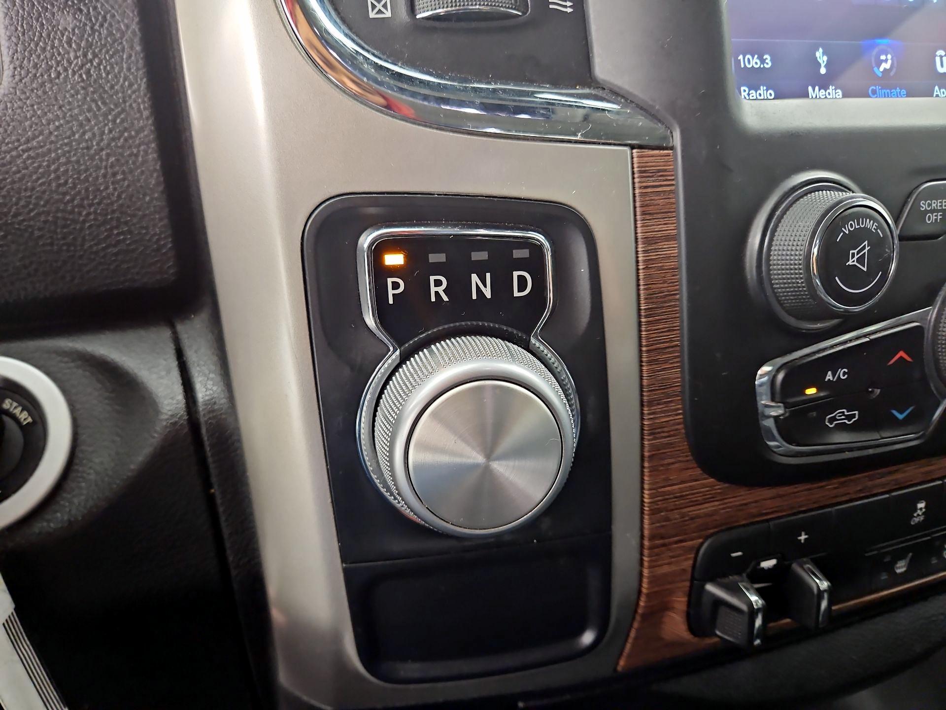 Thumbnail: 2019 RAM 1500 Classic - 17