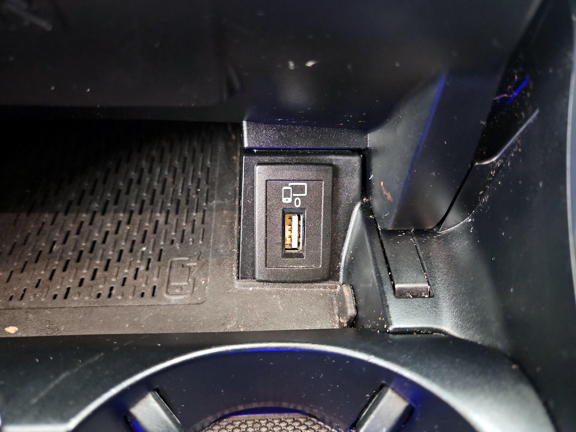 Thumbnail: 2021 Mercedes-Benz C-Class - 18