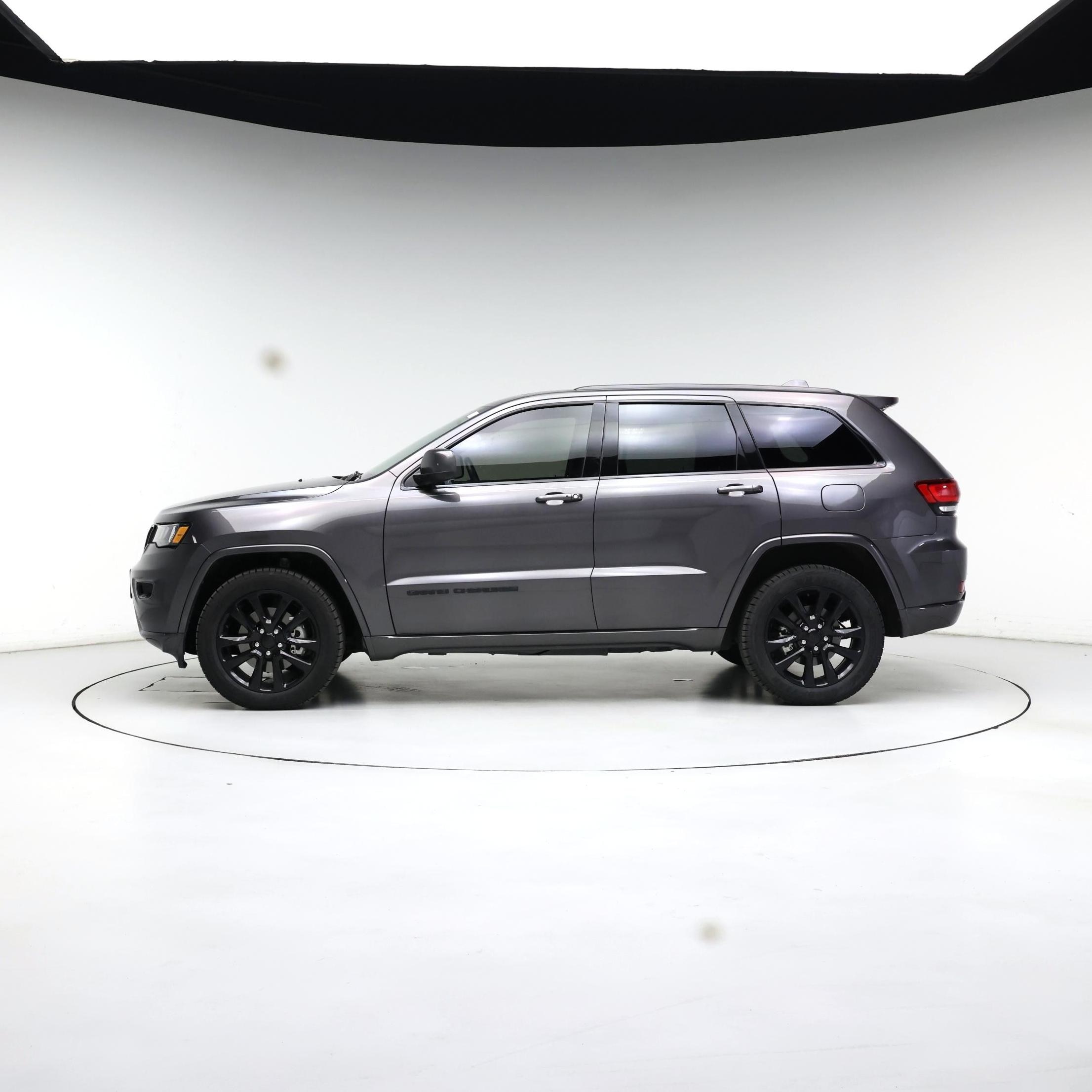Thumbnail: 2021 Jeep Grand Cherokee - 3