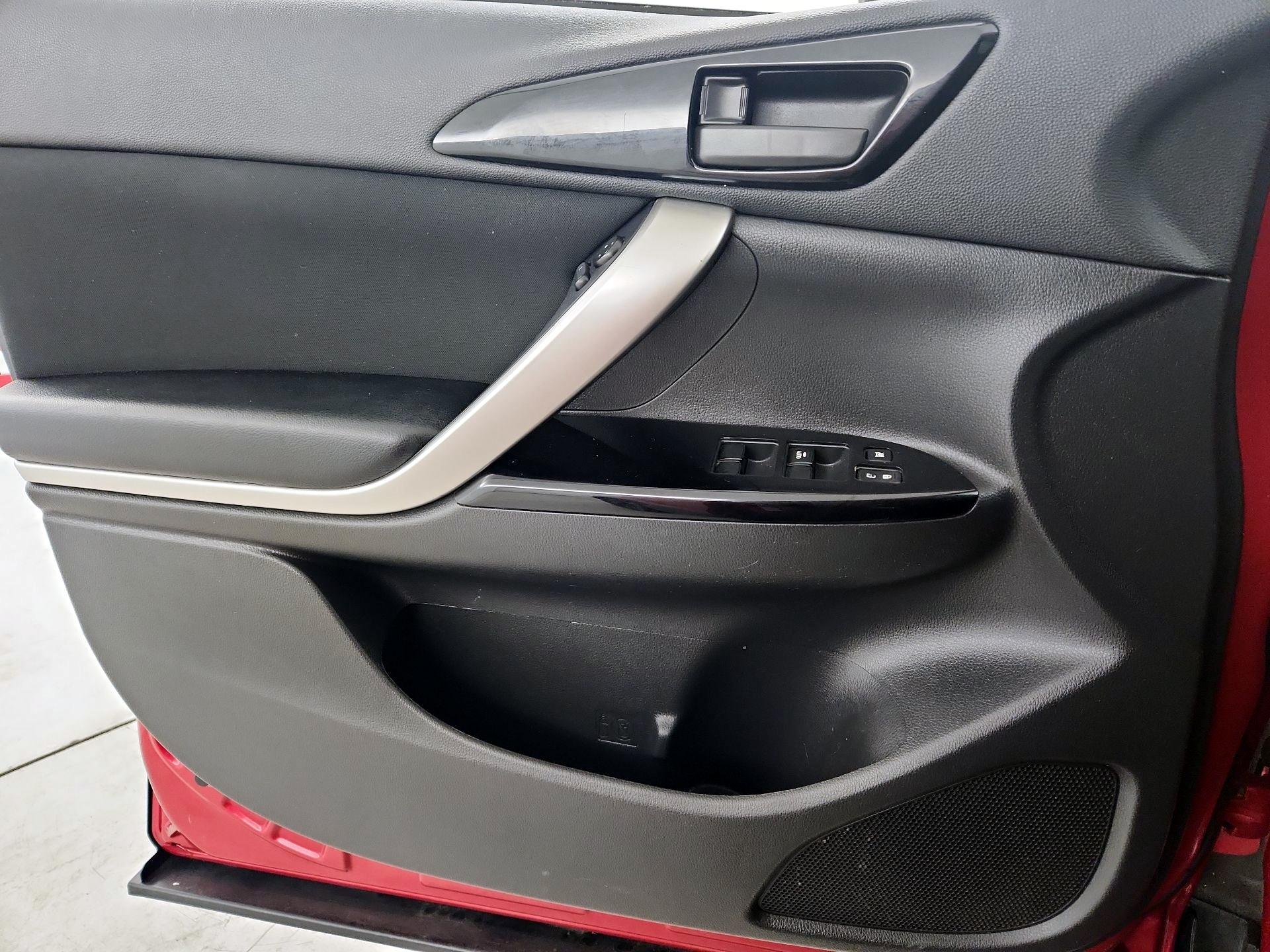 Thumbnail: 2019 Mitsubishi Eclipse Cross - 12