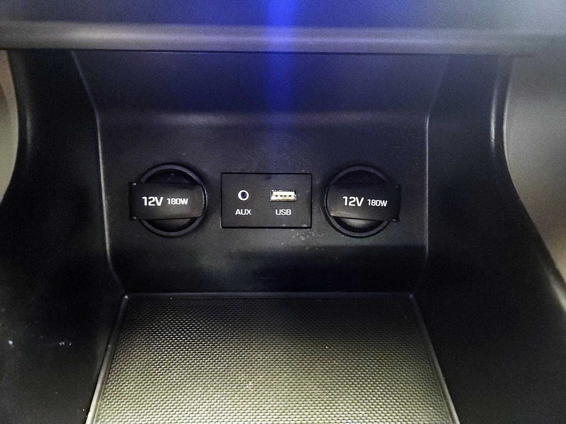 Thumbnail: 2019 Hyundai Elantra - 18