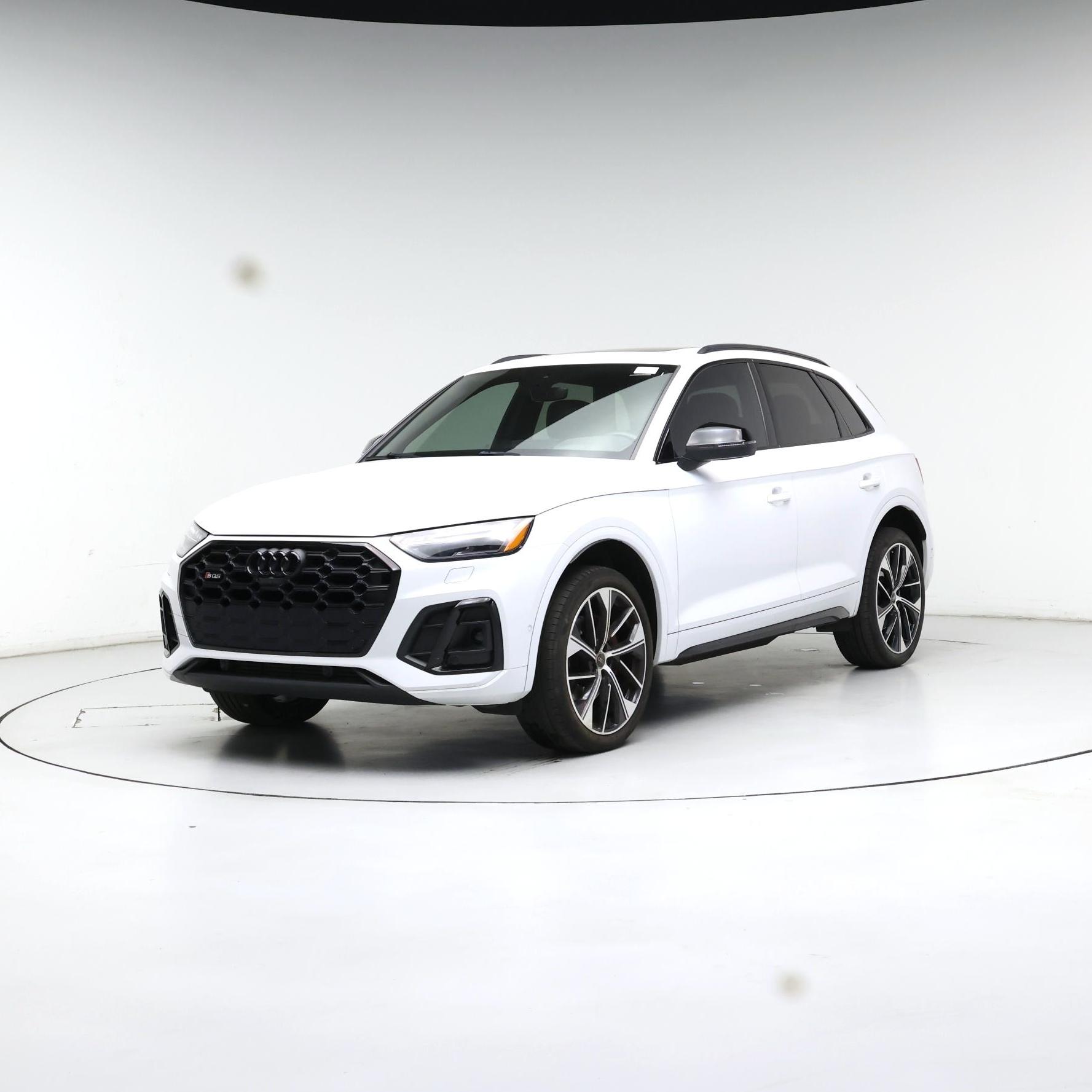 Thumbnail: 2021 Audi SQ5 - 4
