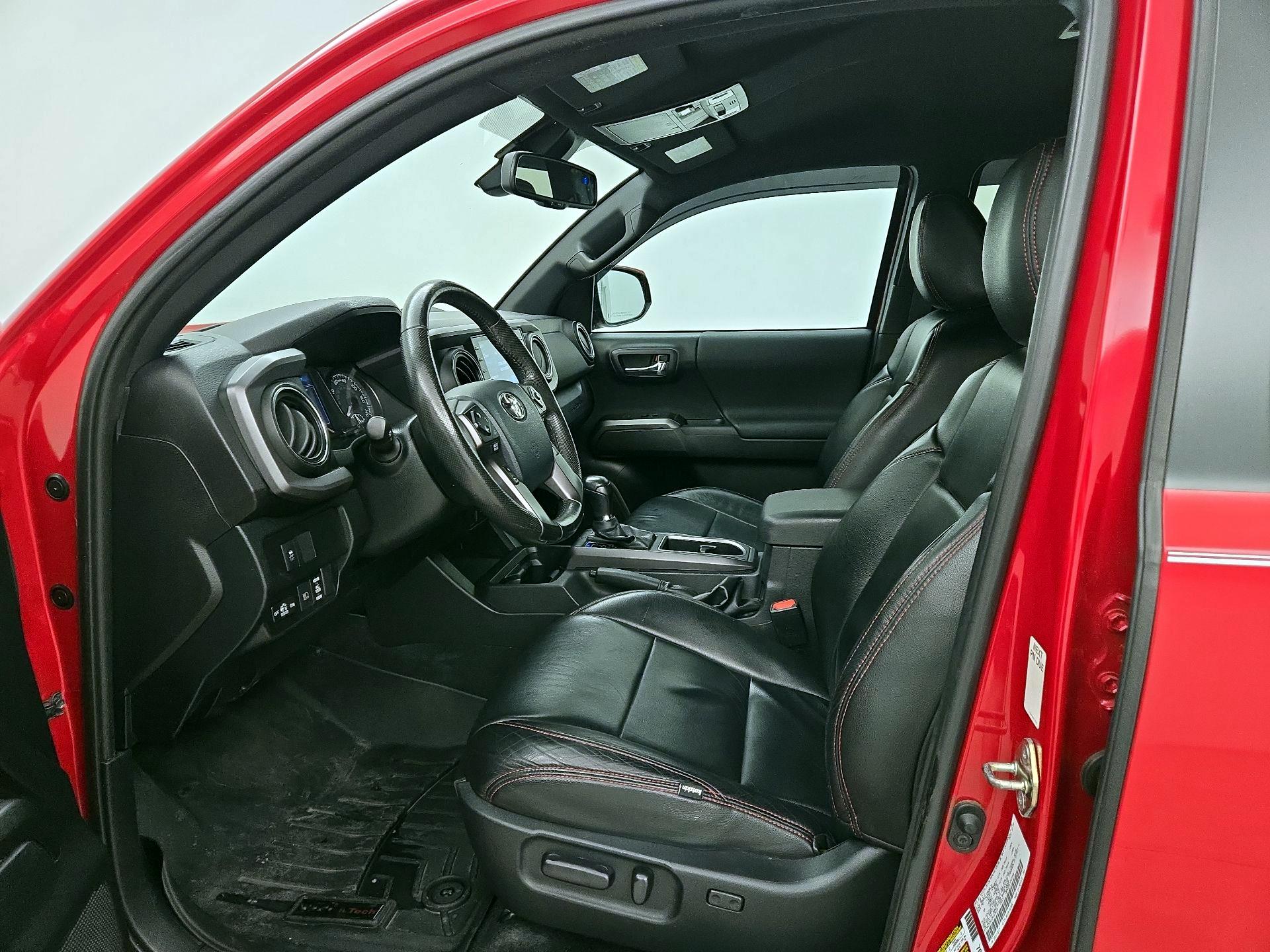 Thumbnail: 2020 Toyota Tacoma - 11