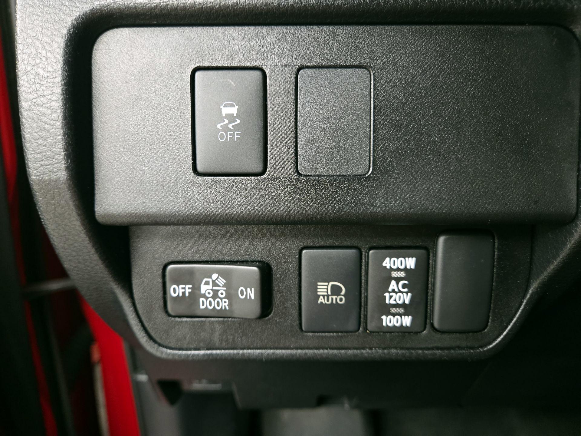 Thumbnail: 2020 Toyota Tacoma - 13